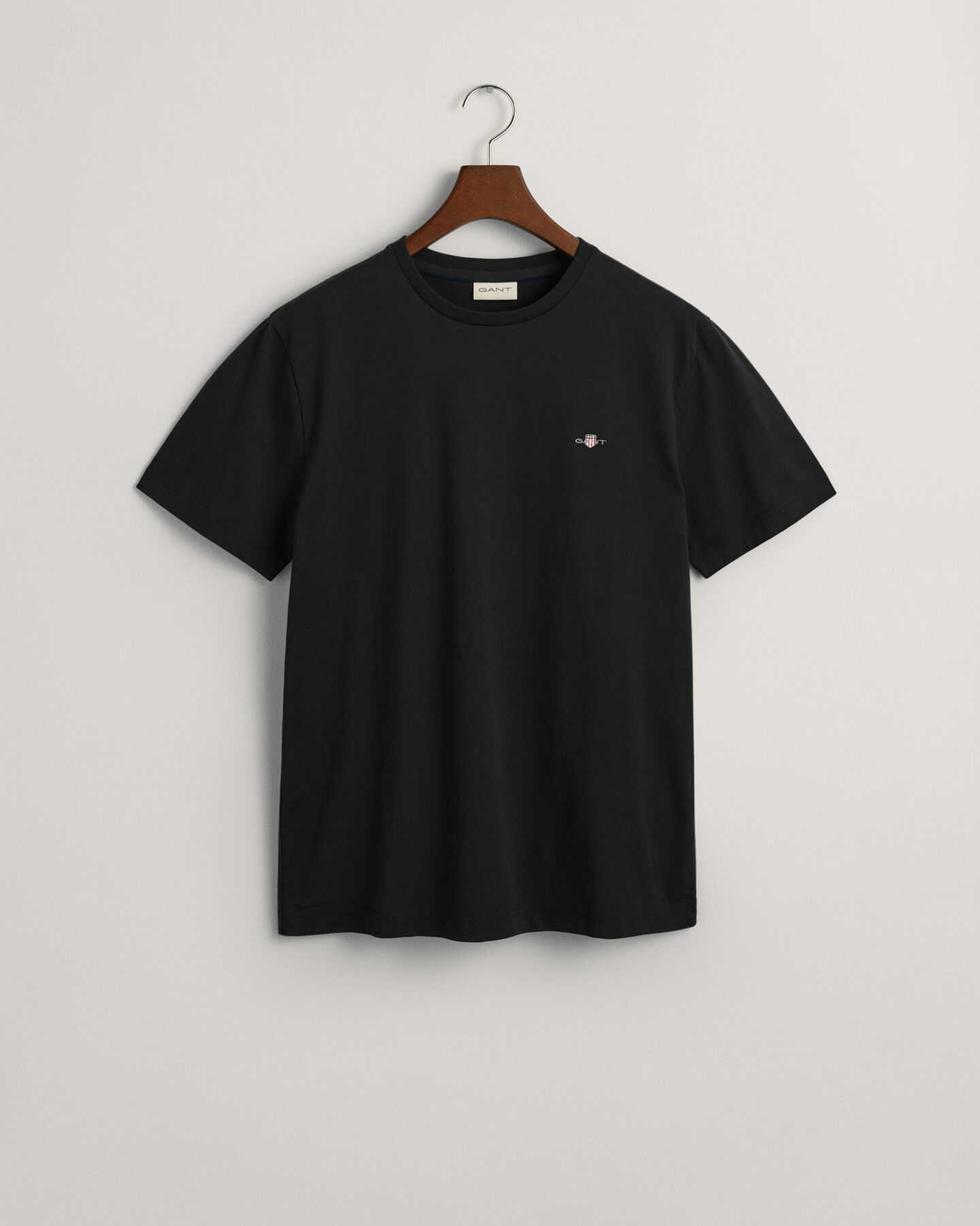 Seasonal Essential Embroidered Archive Shield T-Shirt