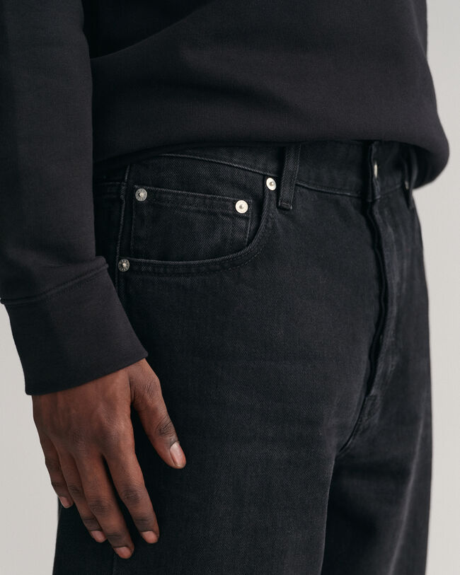 Relaxed Fit Tapered Jeans
