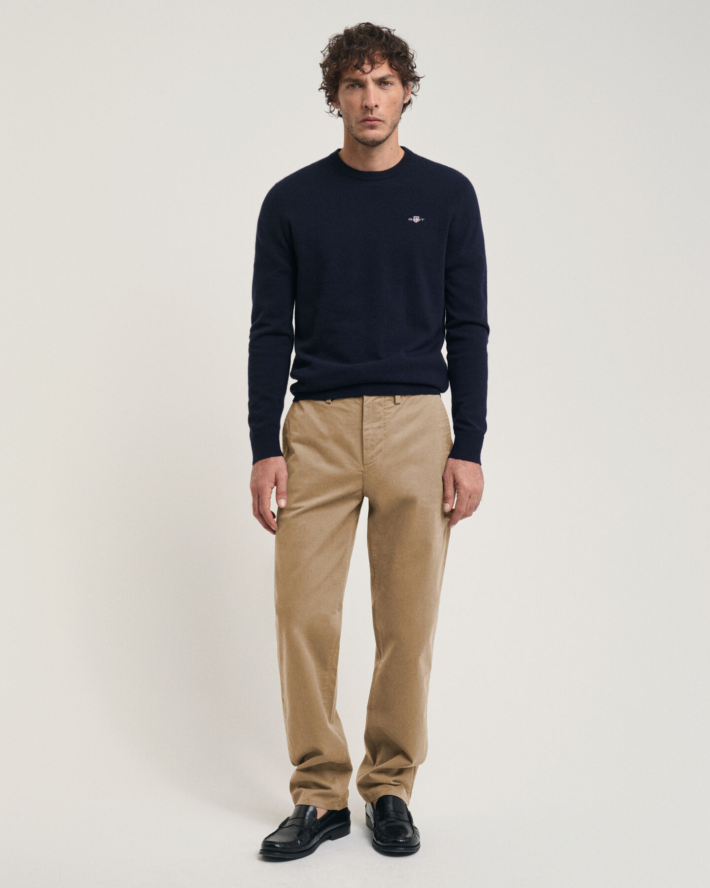 Seasonal Essential Regular Fit Archive Shield Chinos