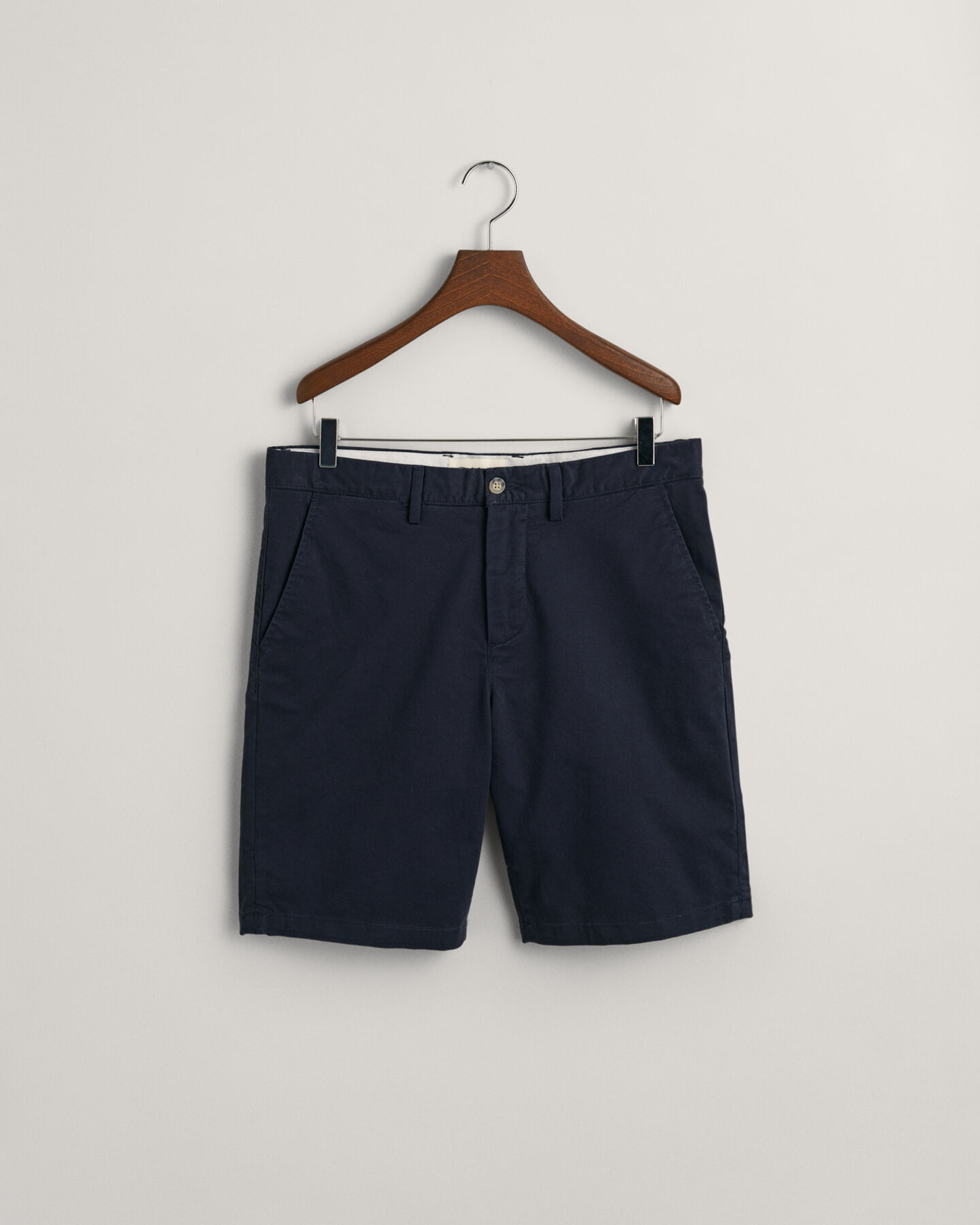 Seasonal Essential Regular Fit Archive Shield Chino Shorts