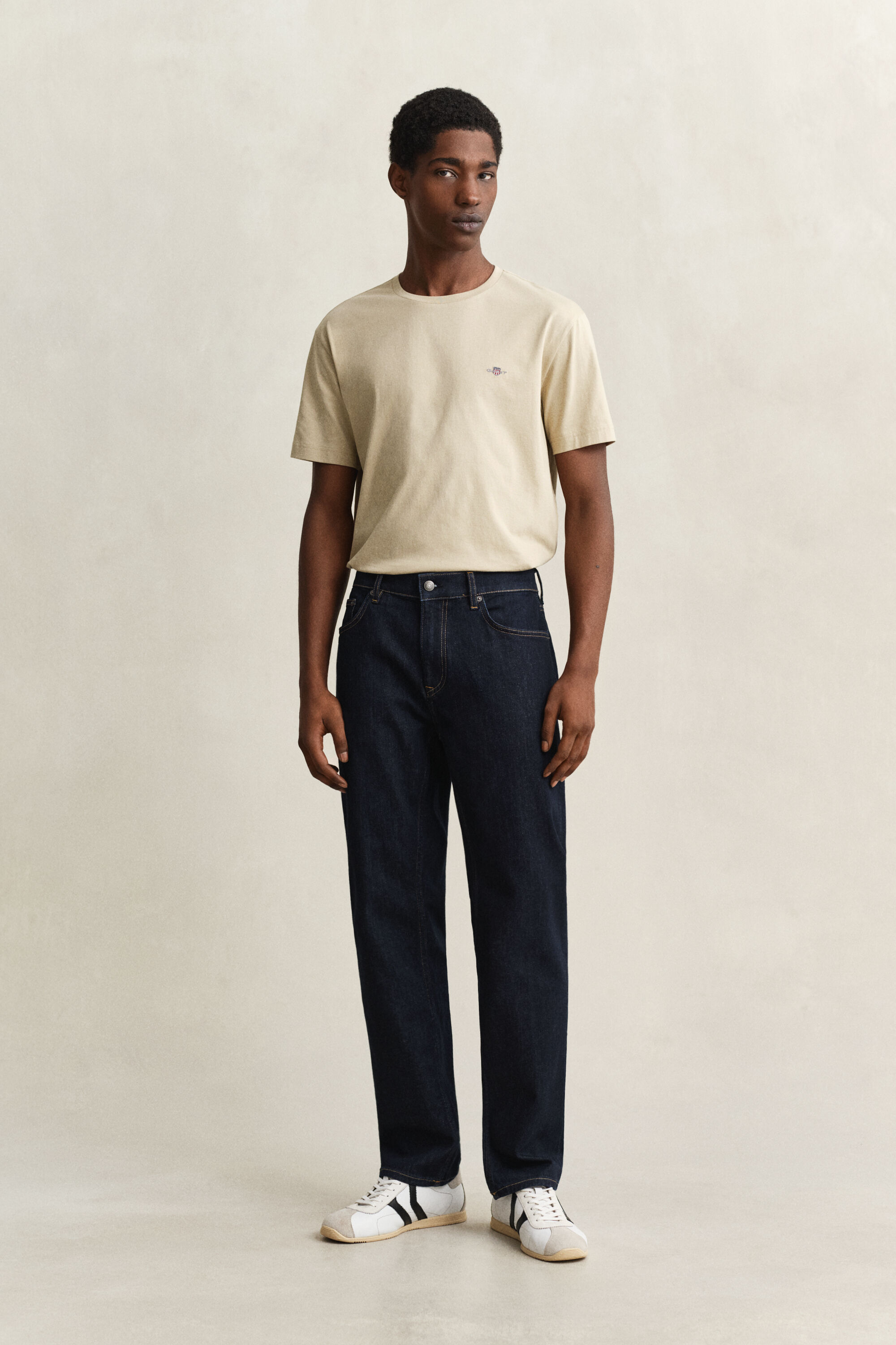 Regular Fit Clean Wash Jeans