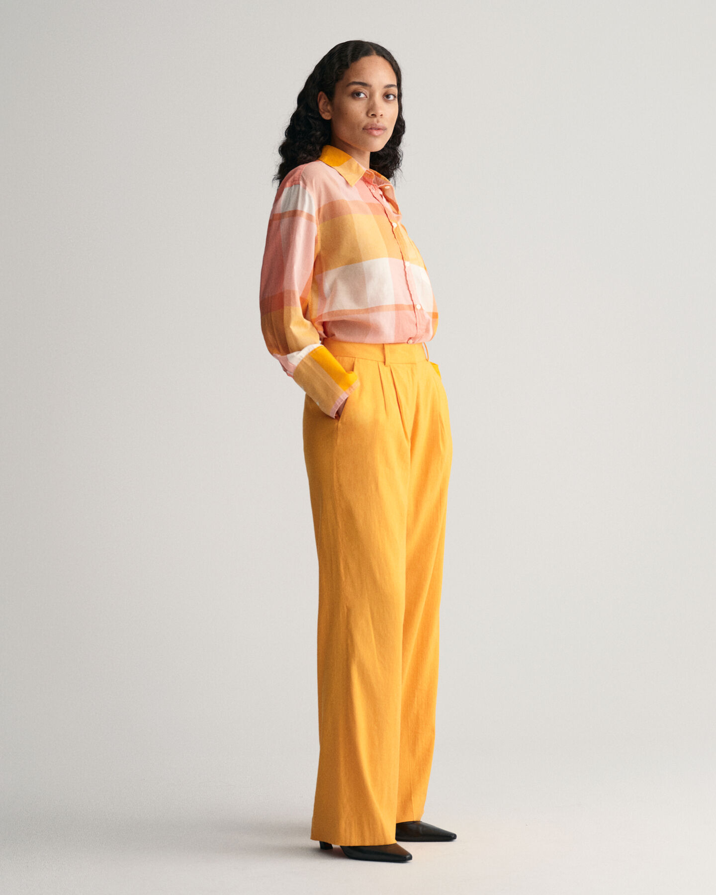 Relaxed Fit Stretch Linen Tailored Pants