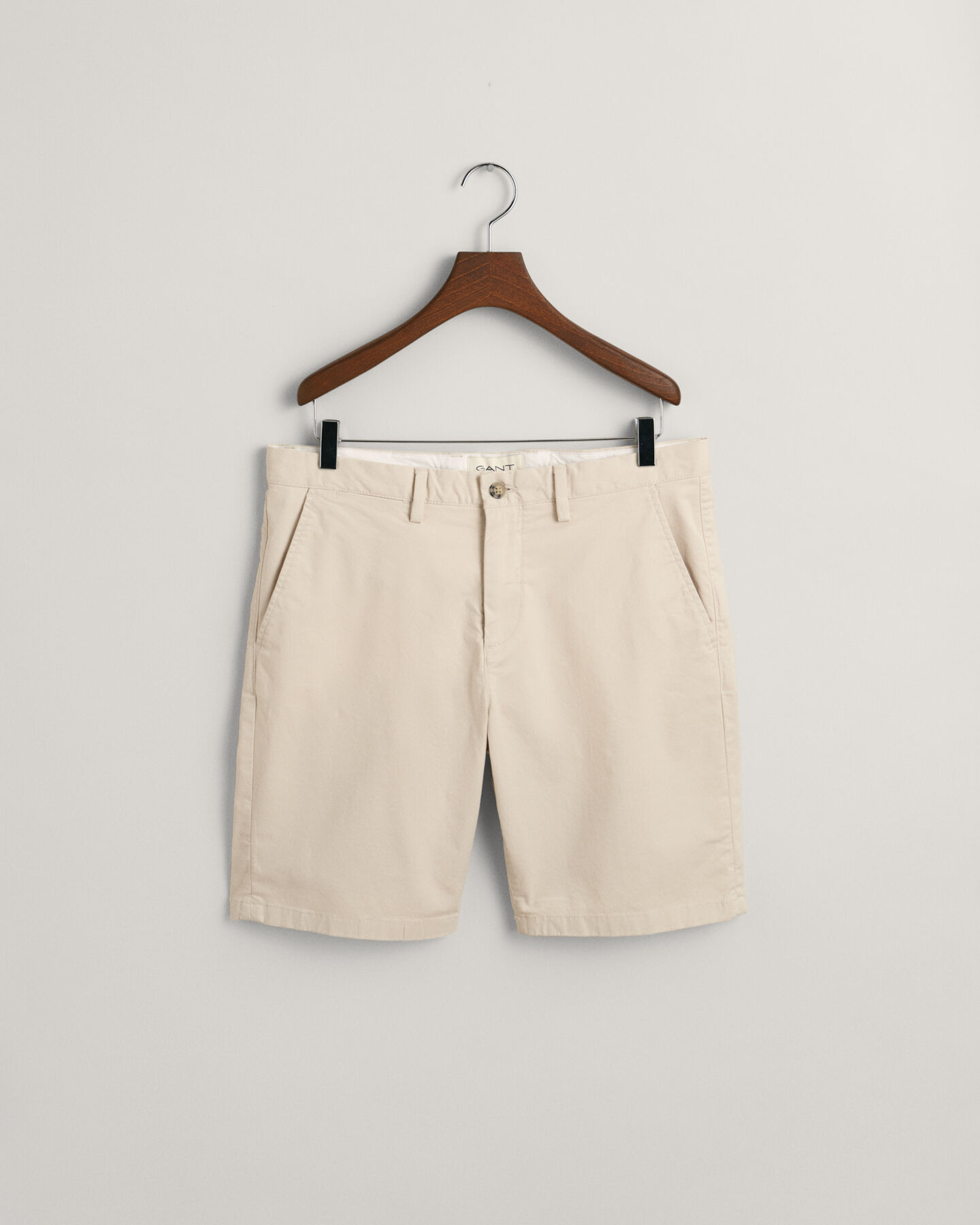 Seasonal Essential Regular Fit Archive Shield Chino Shorts