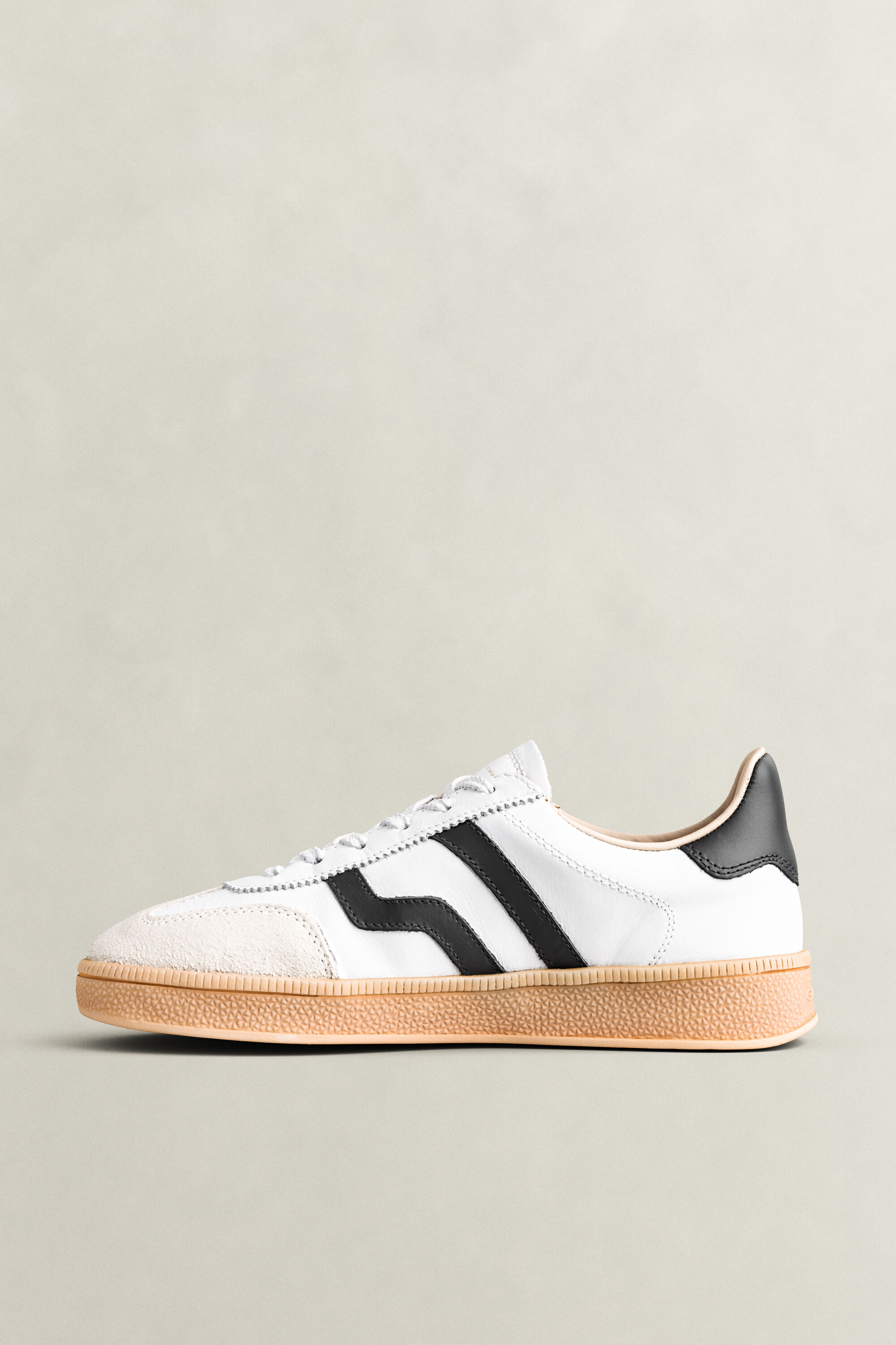 Cuzima Leather Sneakers — WHITE