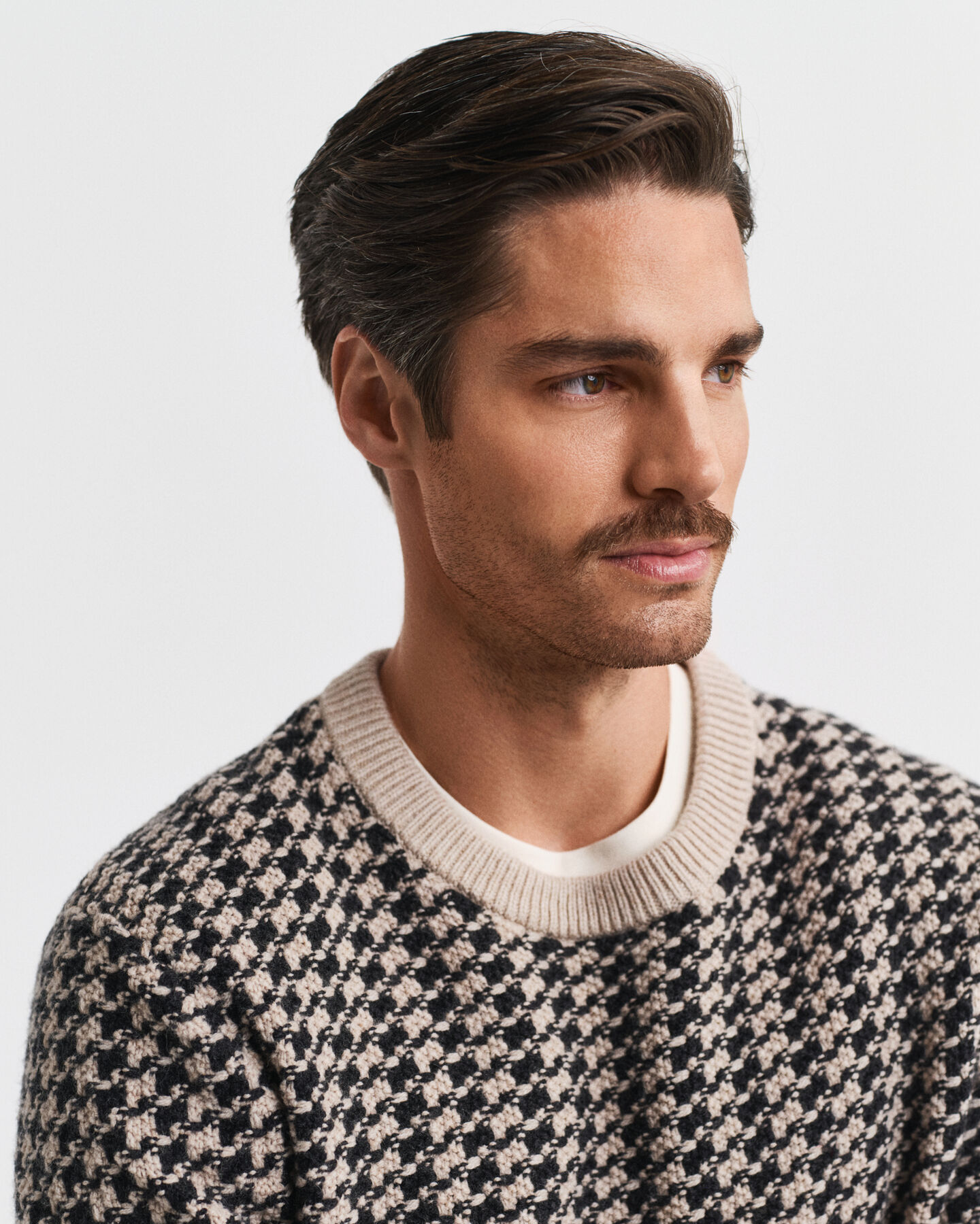 Two-Tone Textured Crew Neck Sweater