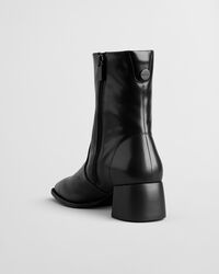 Gwenety Heeled Leather Boots