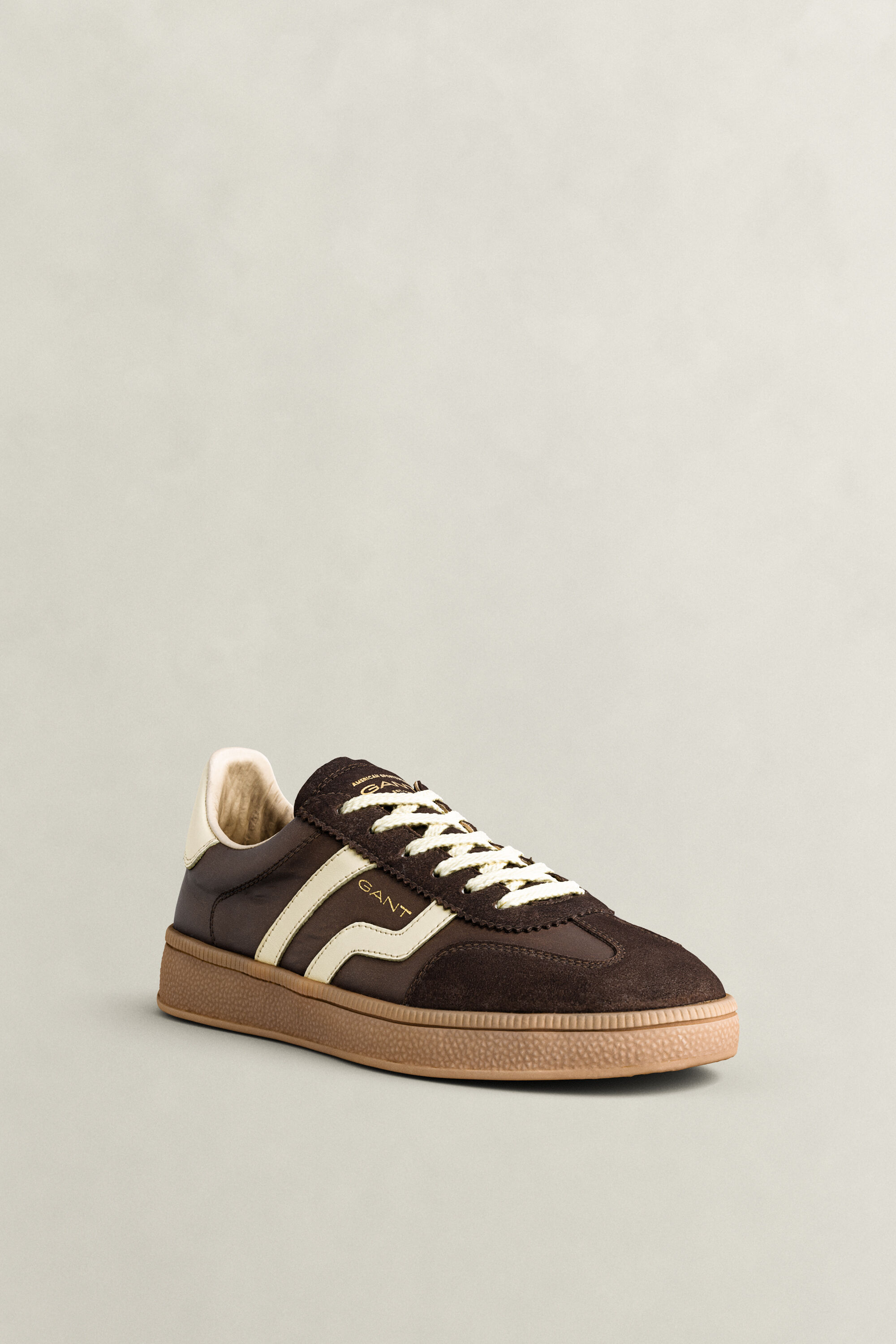 Cuzima Sneakers — BROWN