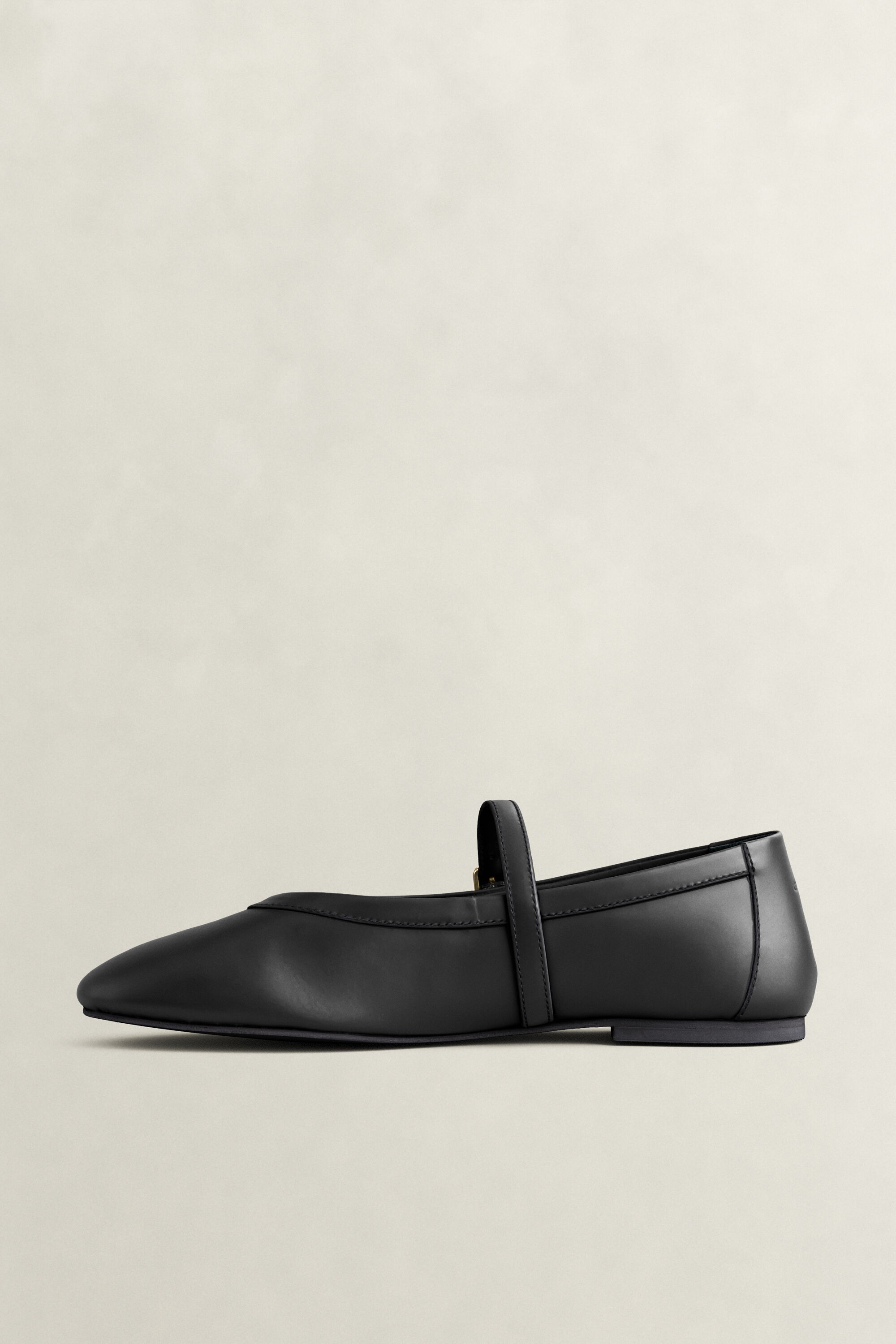 Chadii Leather Ballet Flats — BLACK