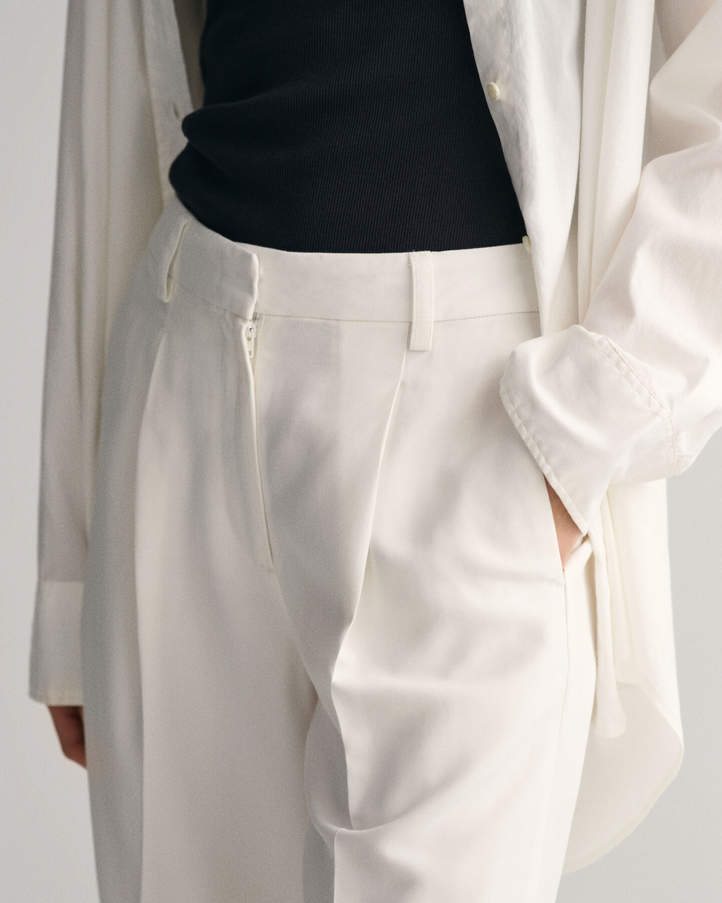 Relaxed Fit Pleated Shorts