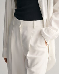 Relaxed Fit Pleated Shorts