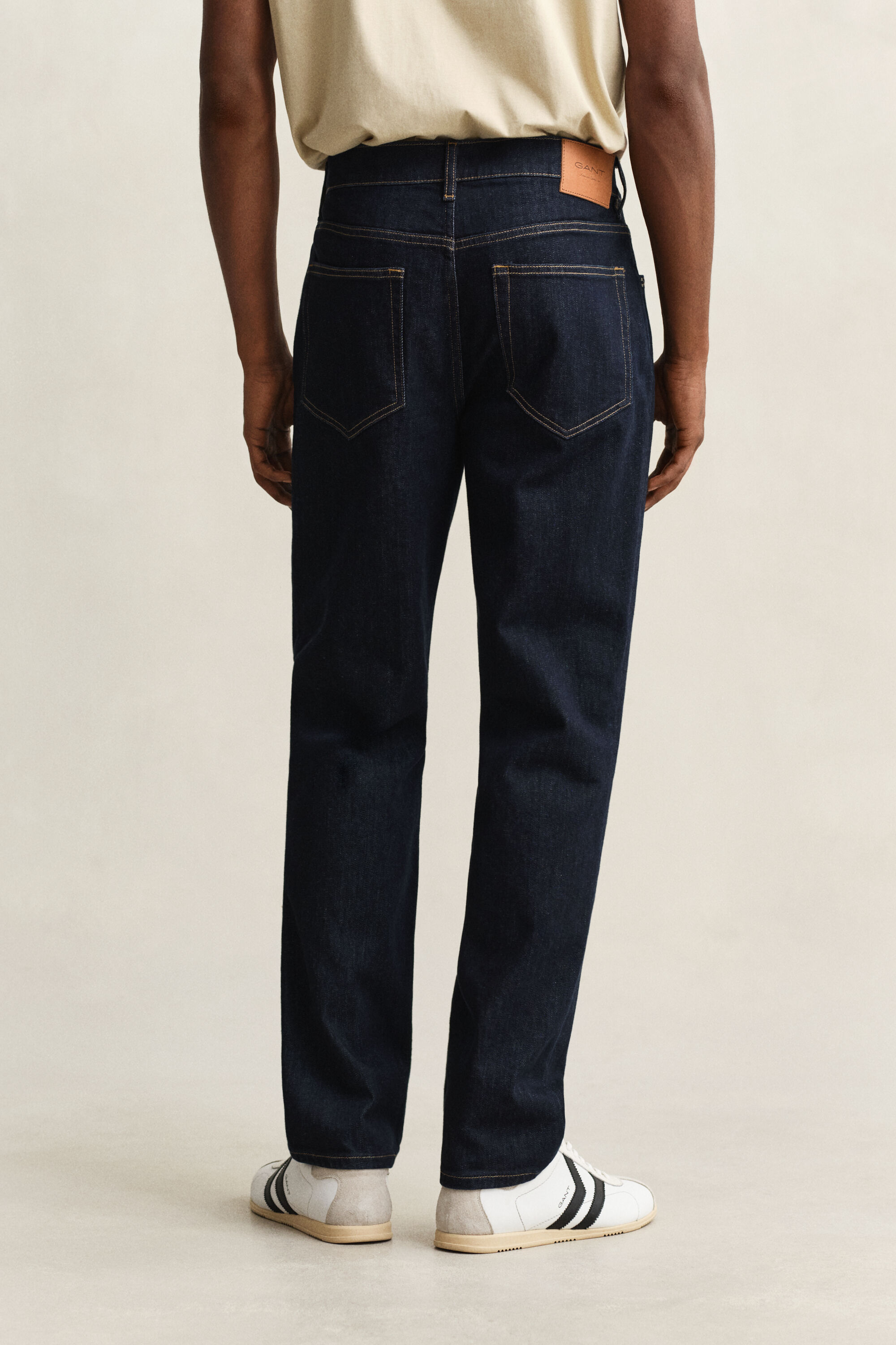 Regular Fit Clean Wash Jeans