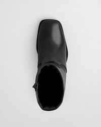 Gwenety Heeled Leather Boots