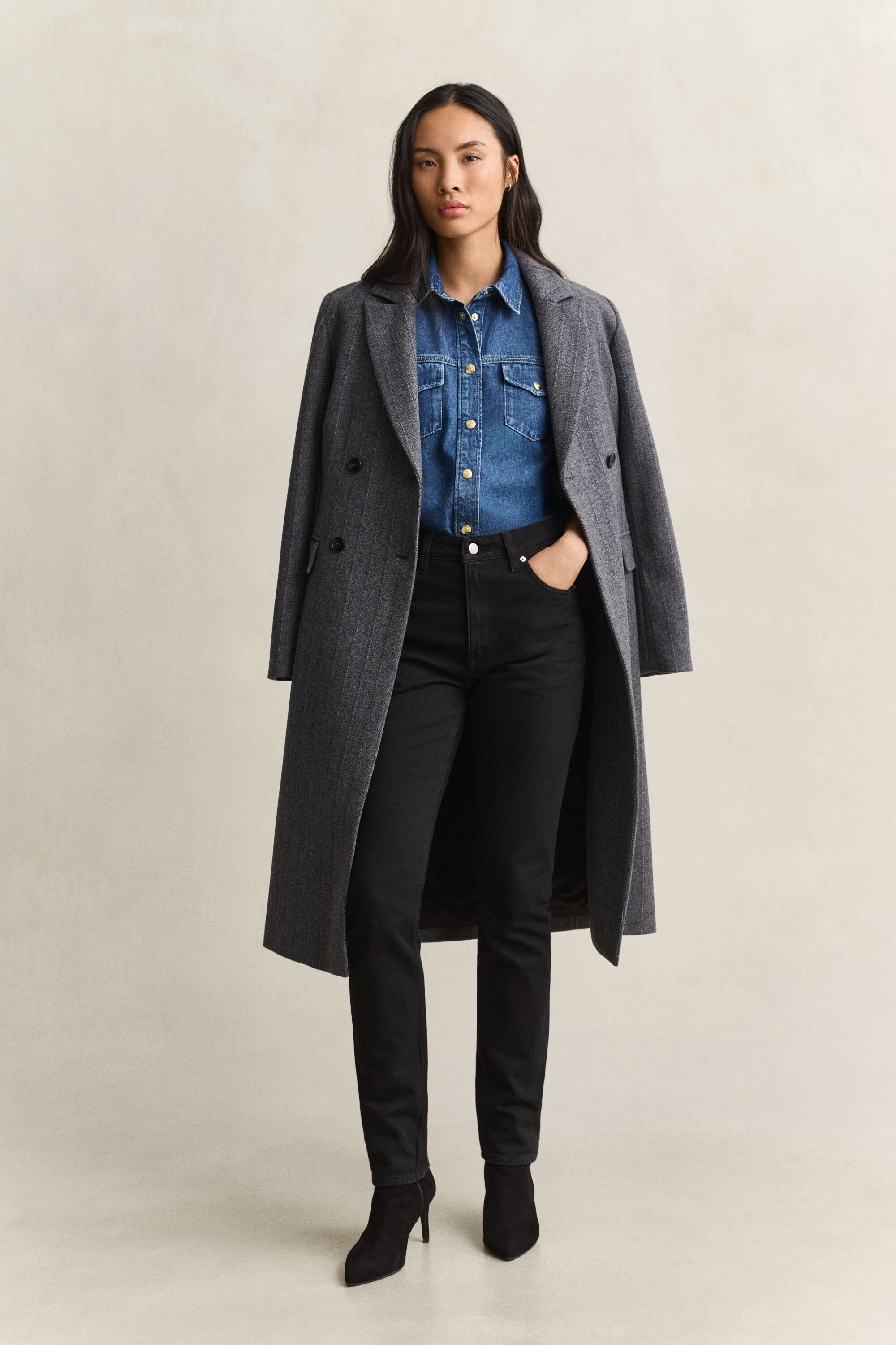 Slim High-Waisted Jeans