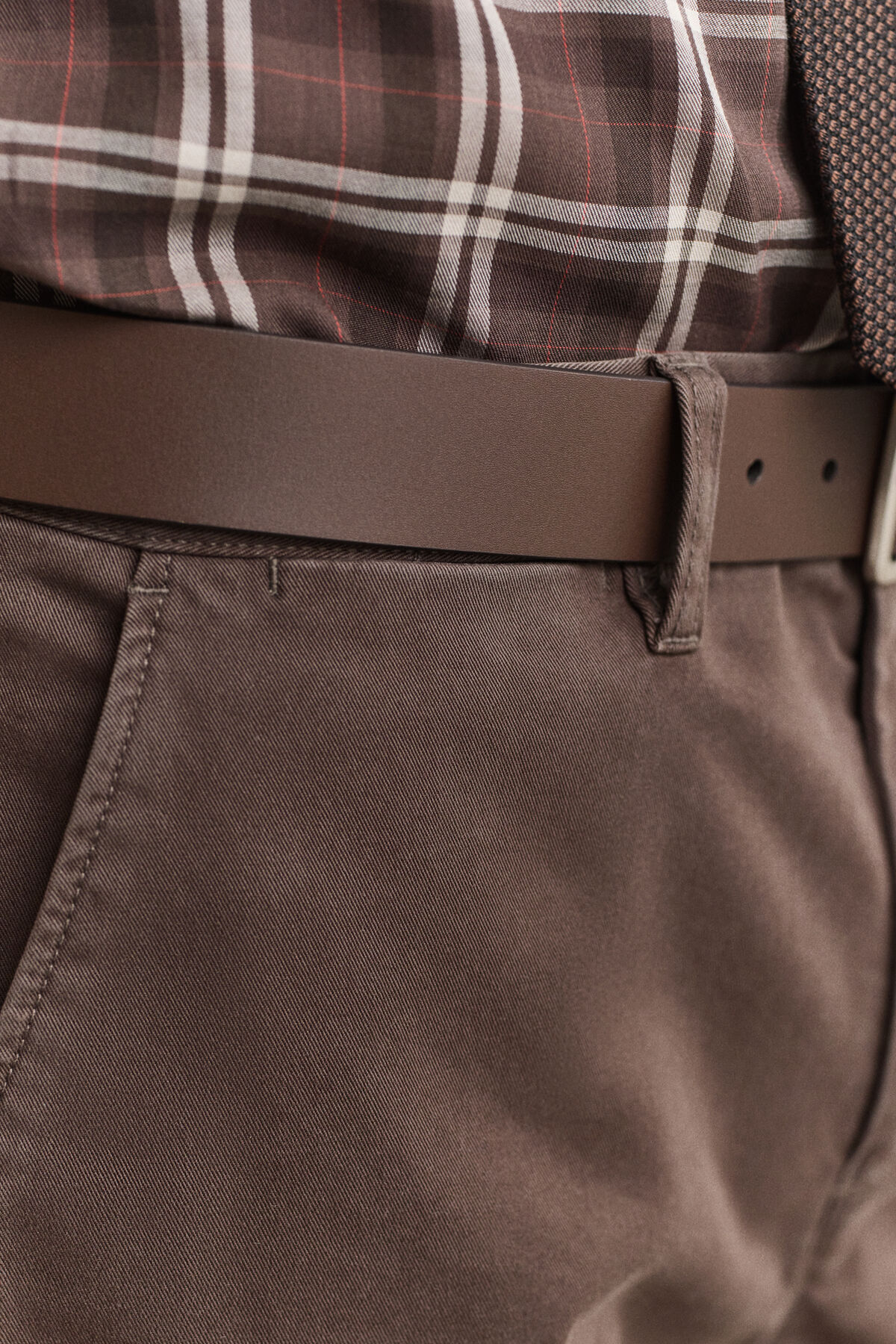 Slim Fit Comfort Chinos — SHADOW BROWN