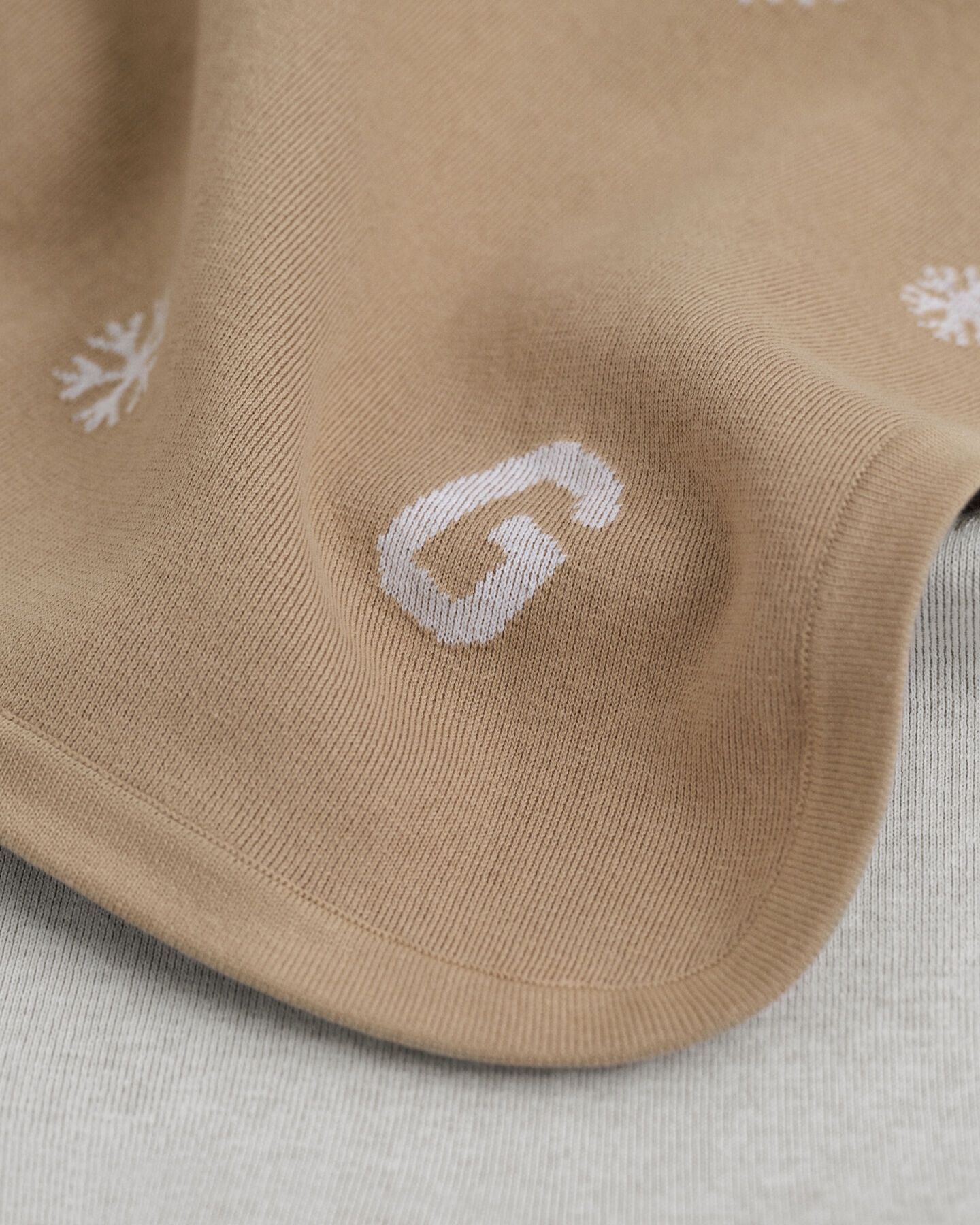 Baby Snowflake & G Print Knitted Blanket