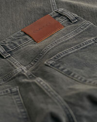 Straight Leg Cropped Jeans