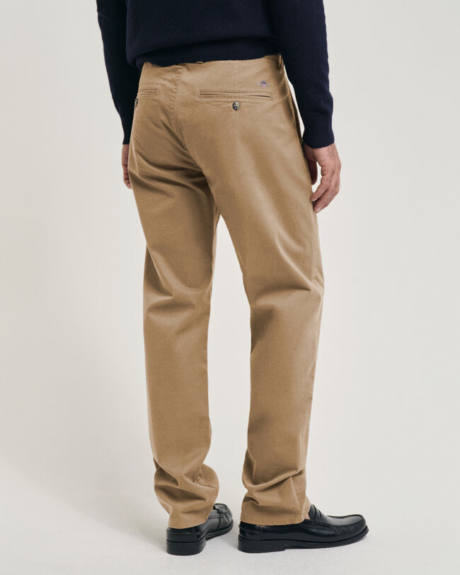 Seasonal Essential Regular Fit Archive Shield Chinos