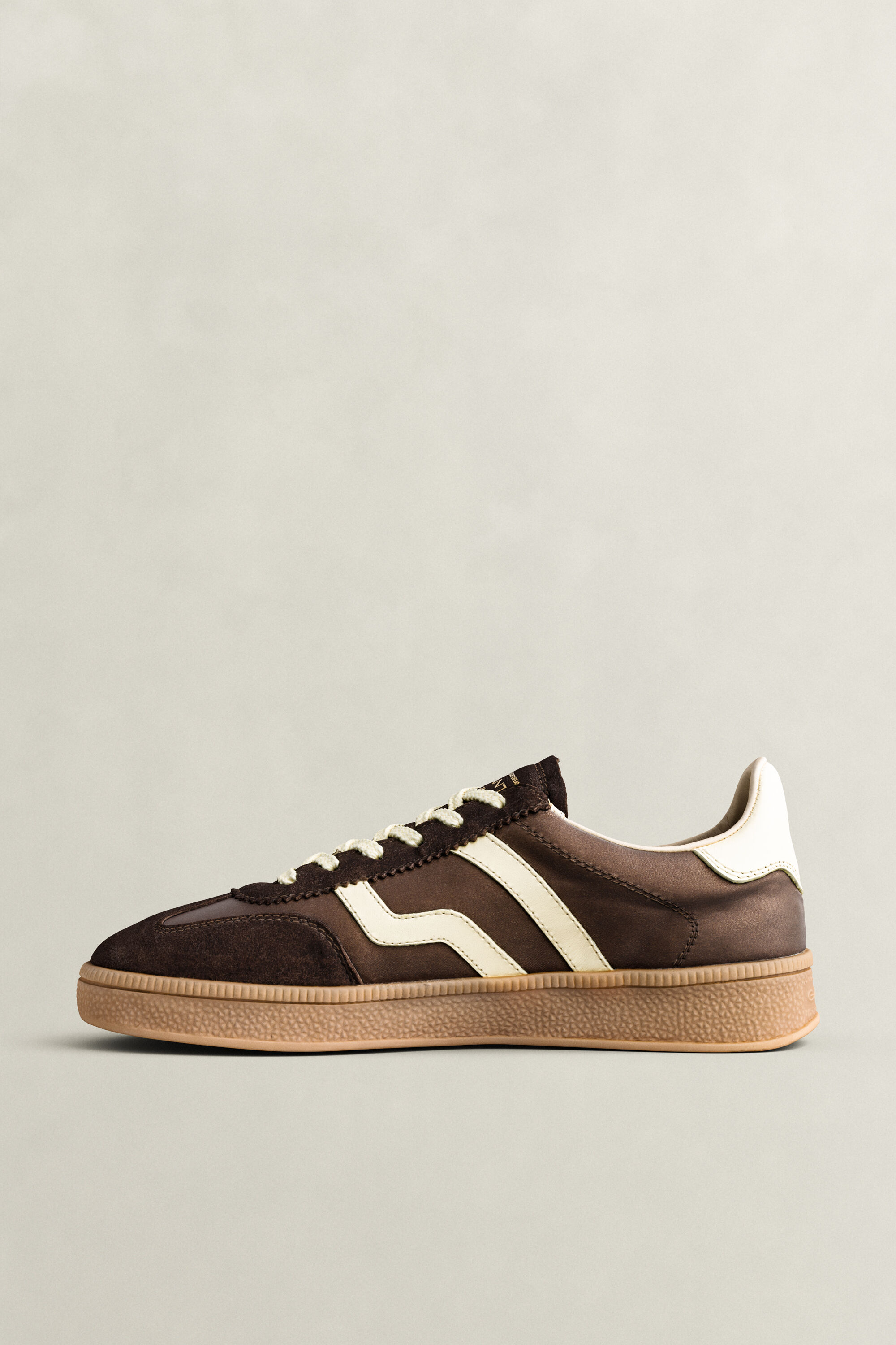 Cuzima Sneakers — BROWN