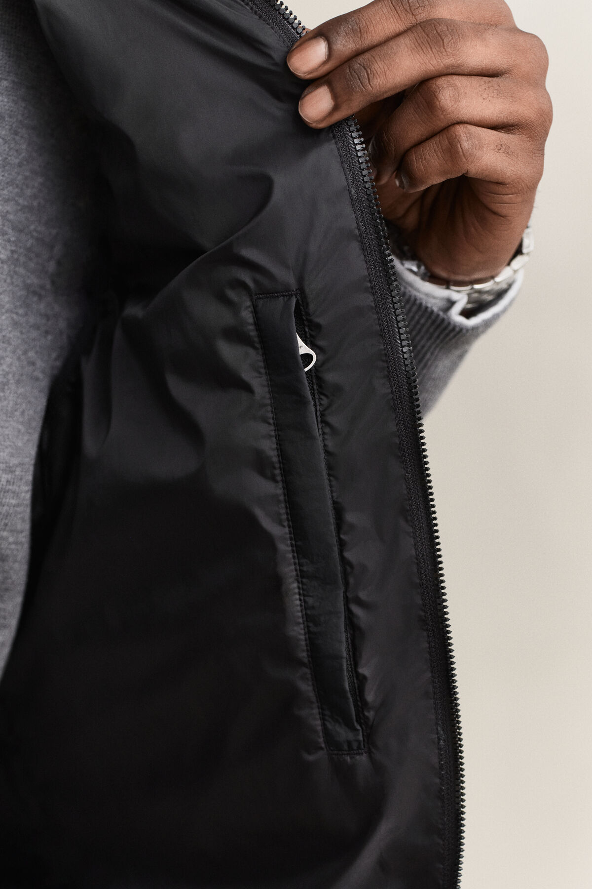 Light Down Vest — BLACK