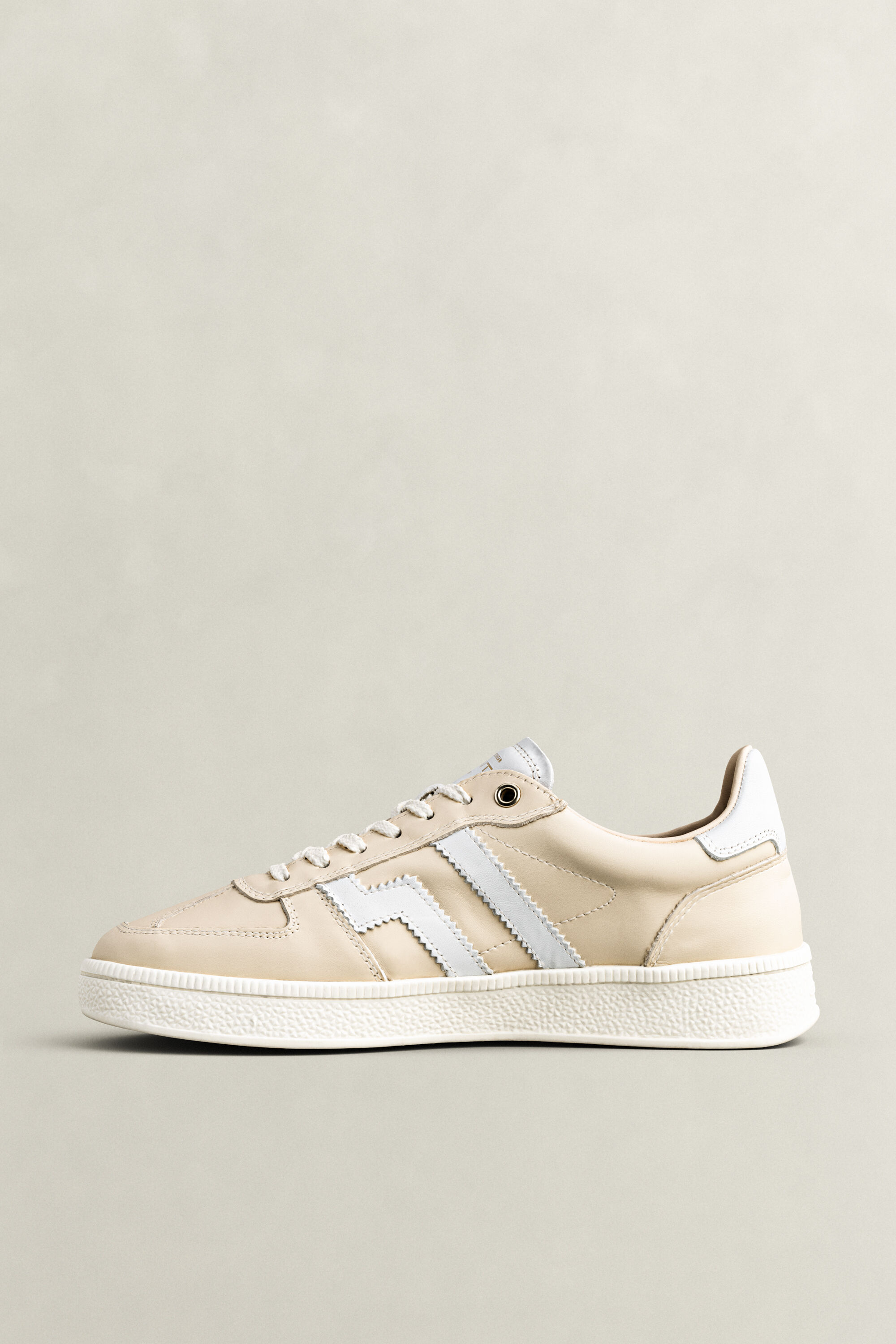 Cuzima Leather Sneakers — CREAM
