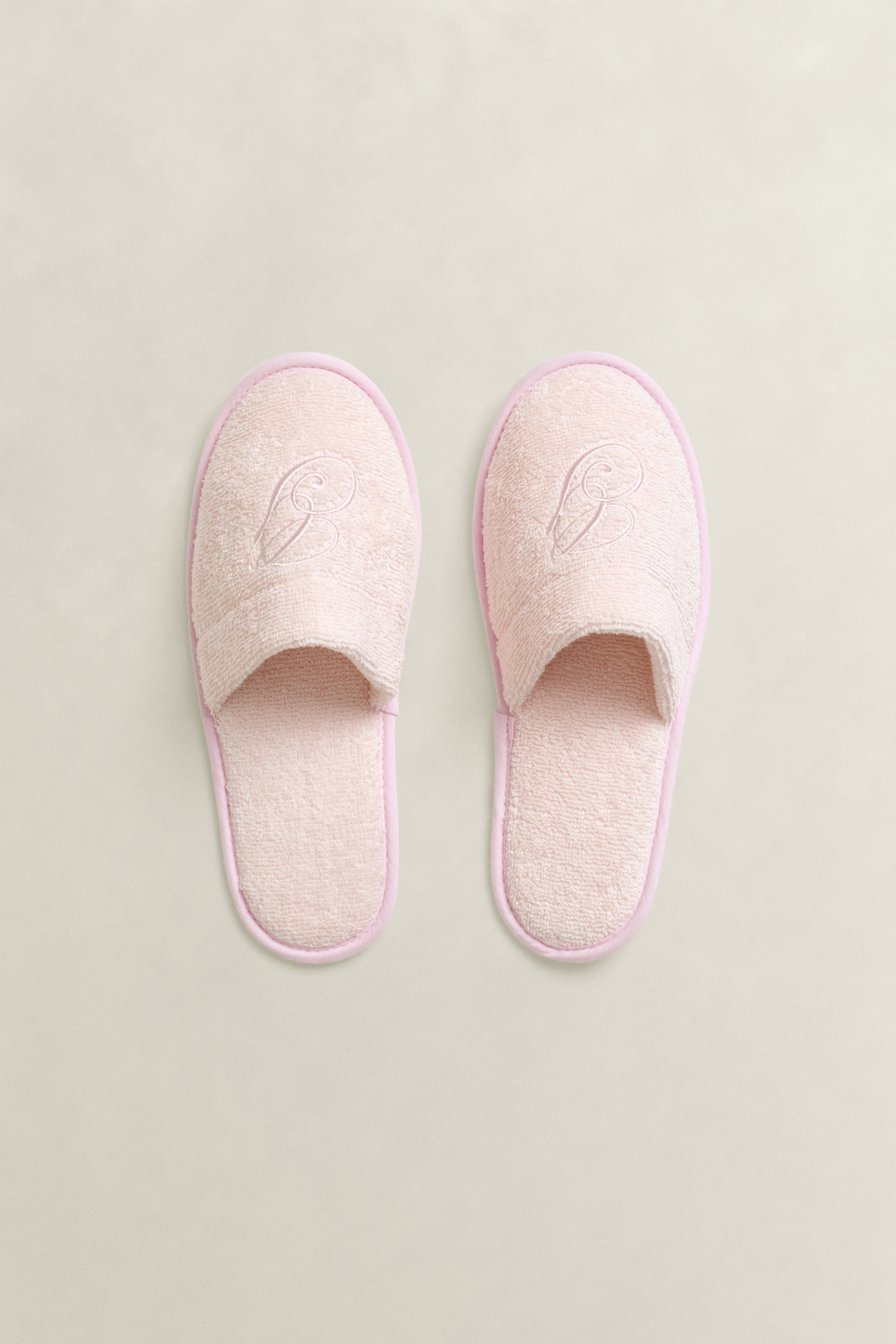Gant Unisex Pink Embrace Home Decor Embroidered Slippers (L-Xl)