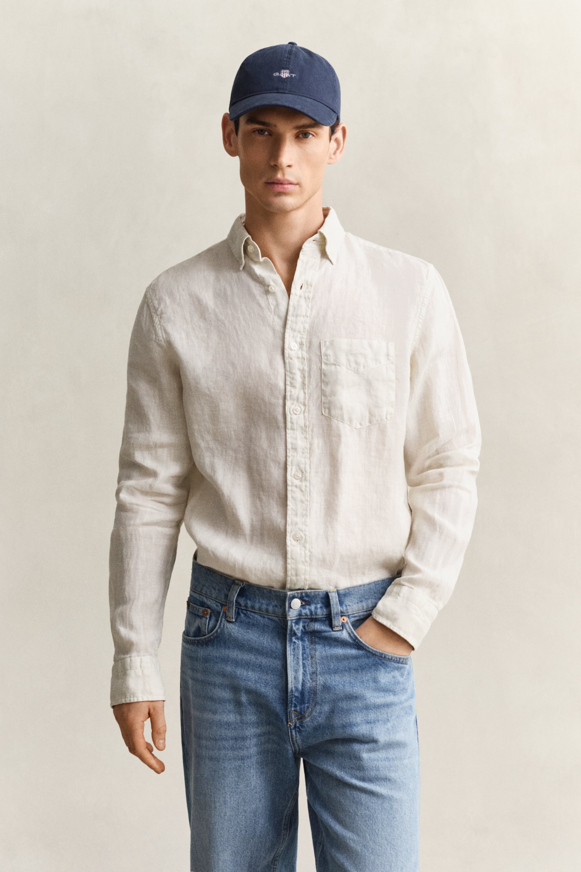 Gant Men's Sand Linen Shirt (L)