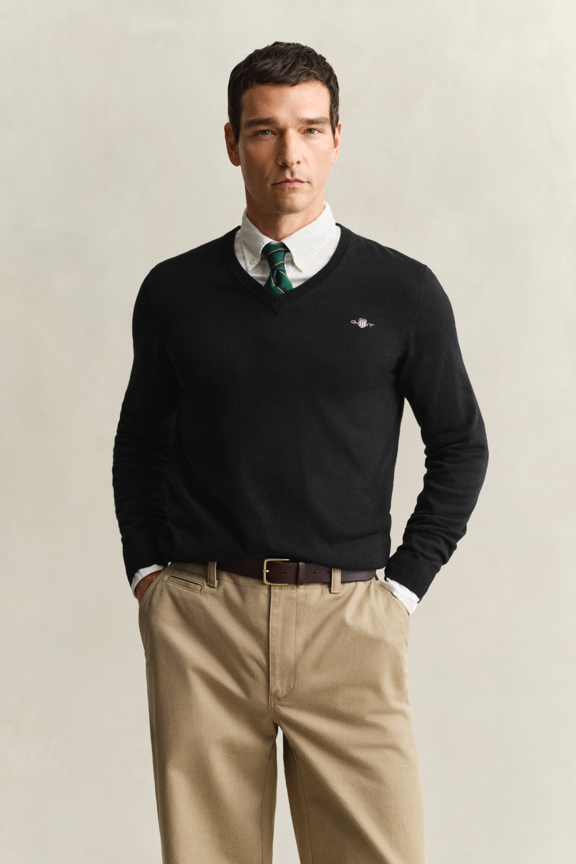 Gant Men's Black Classic Cotton V-Neck Sweater (L)