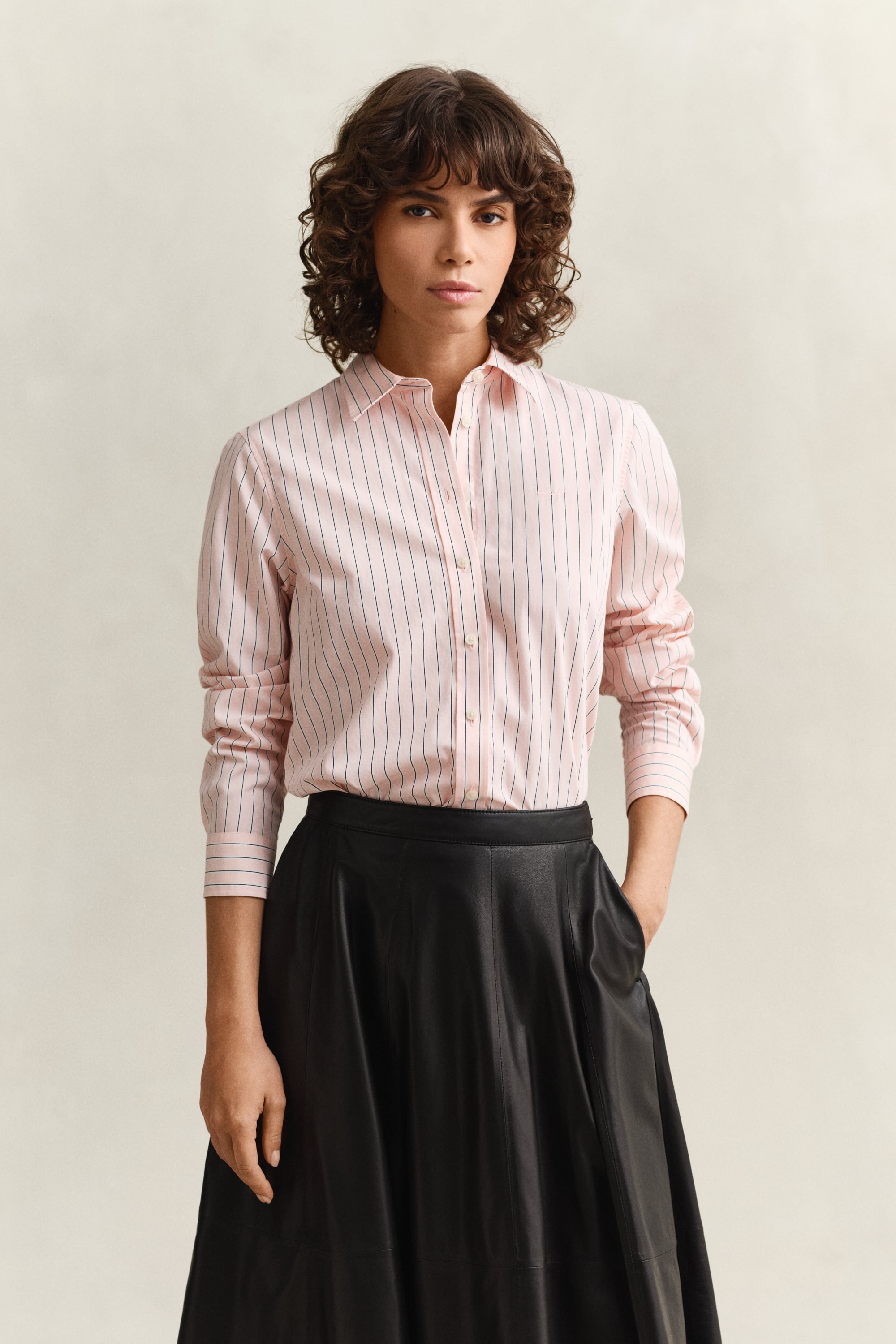 Gant Women's Apricot Pink Regular Fit Classic Striped Poplin Shirt (46)