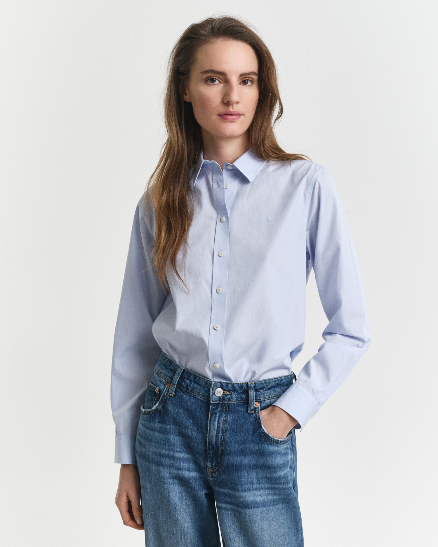 Gant Women's Light Blue Regular Fit Classic Poplin Shirt (40)