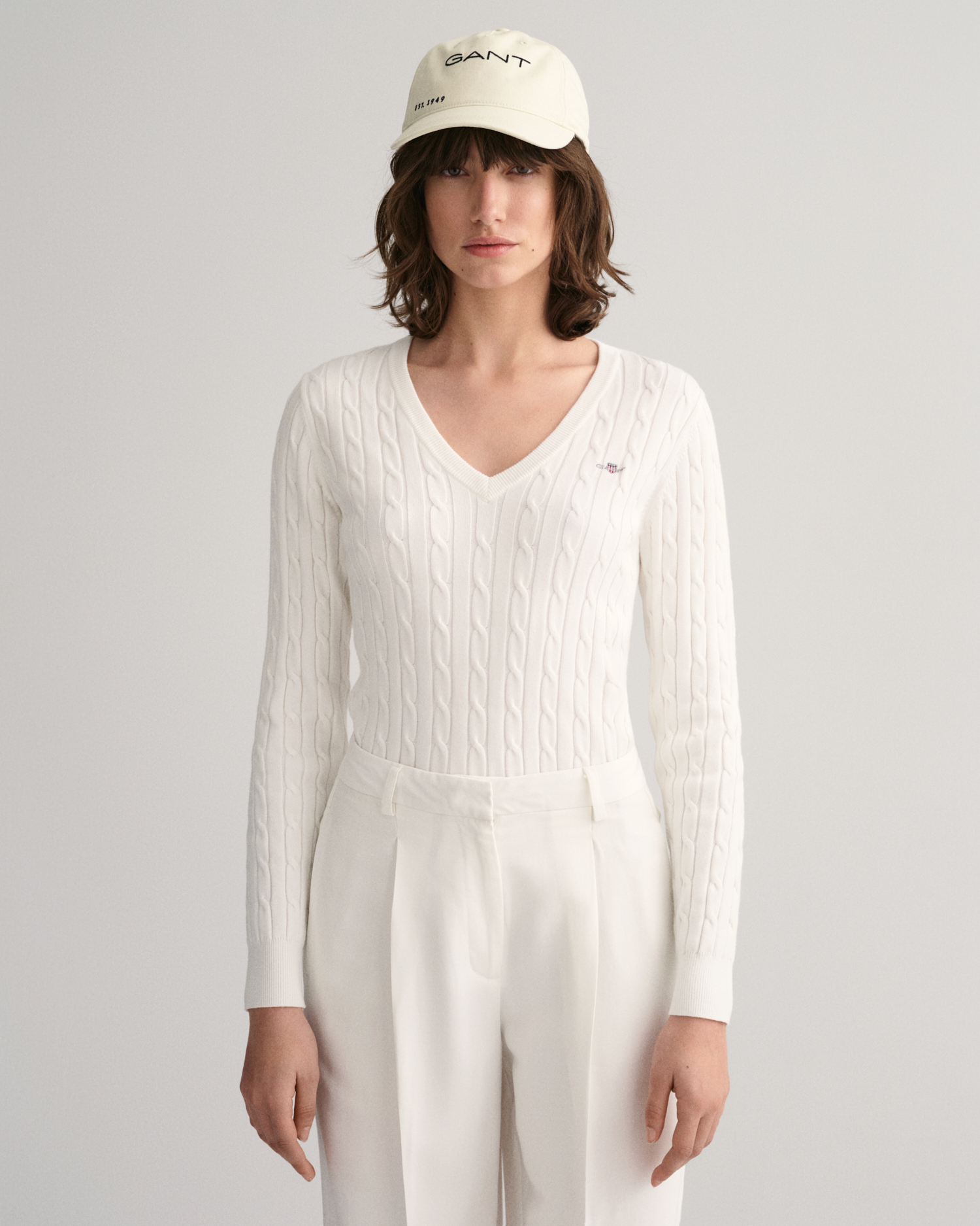 GANT Women Stretch Cotton Cable Knit V-Neck Sweater (4XL) White