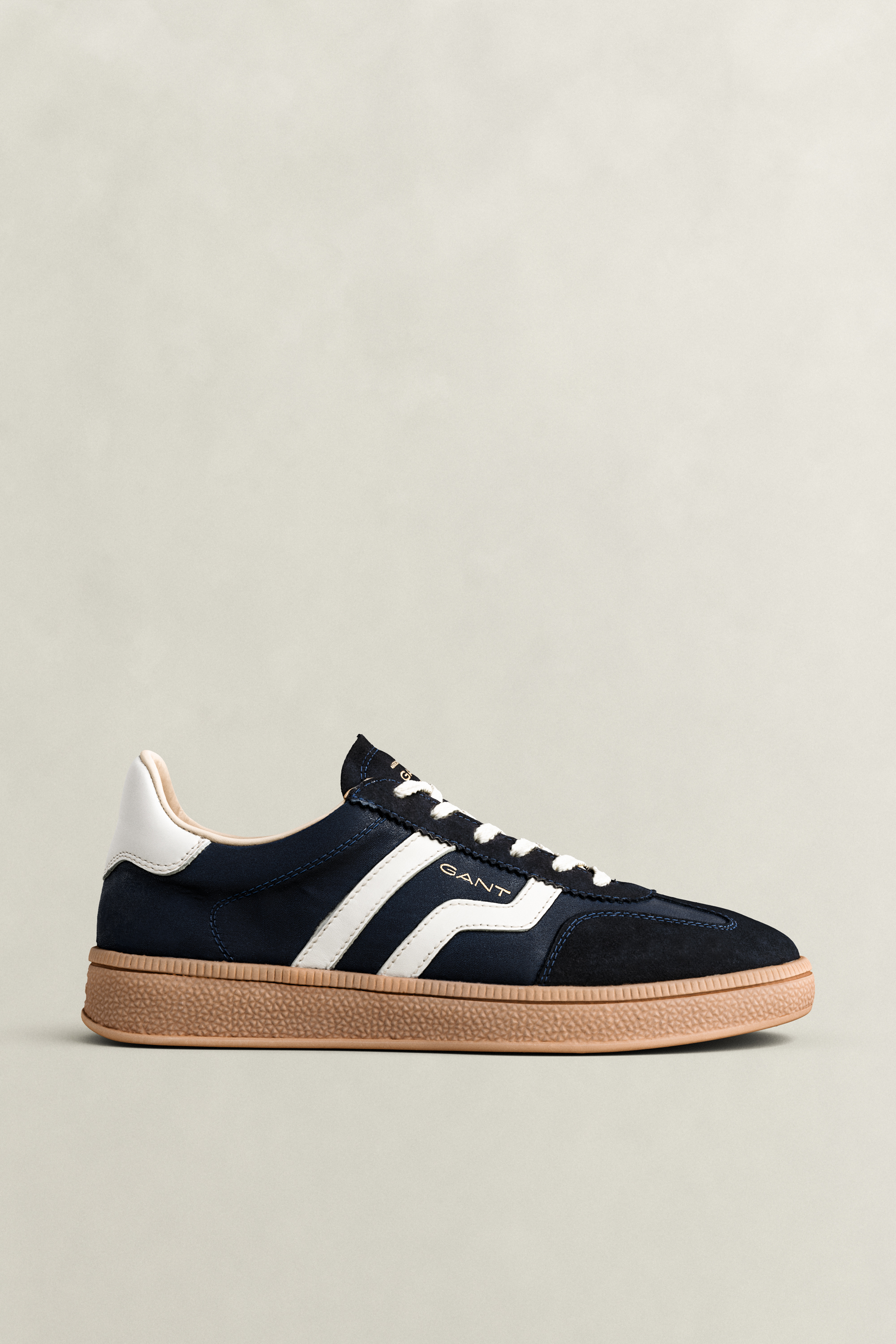 Gant Women's Navy/White Cuzima Sneakers (38)