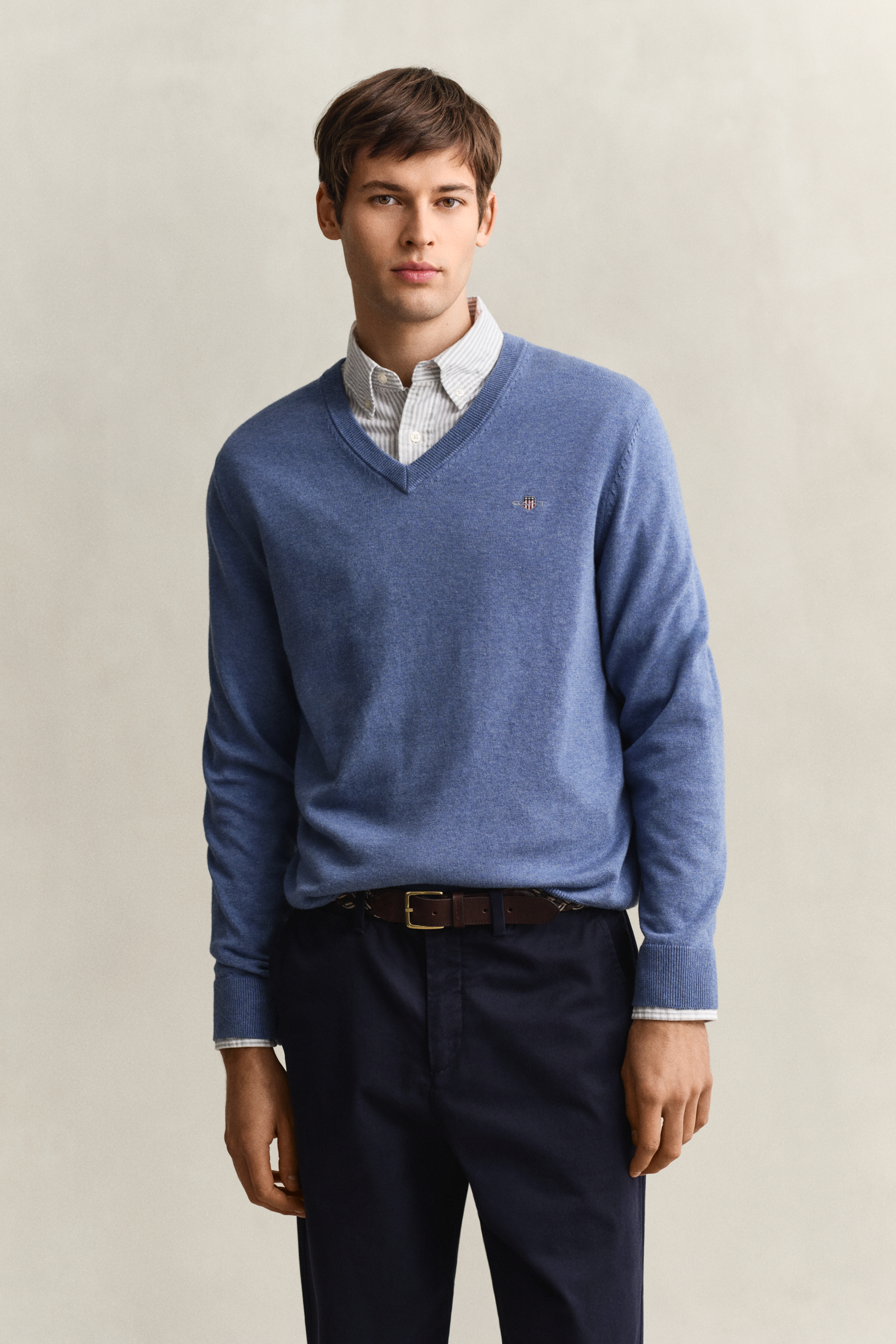 Gant Men's Blue Classic Cotton V-Neck Sweater (M) Denim Melange