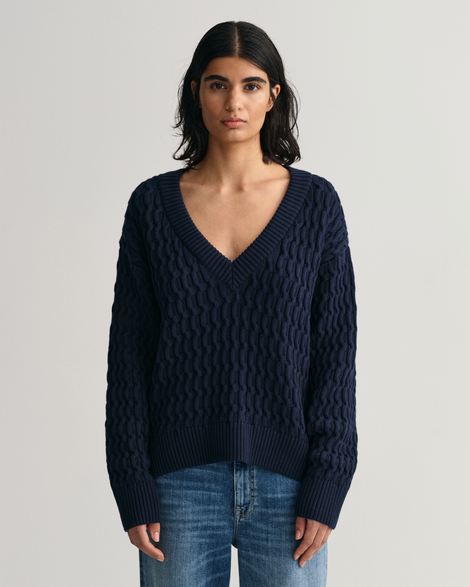 GANT Women Textured Cotton V-Neck Sweater (XL) Blue