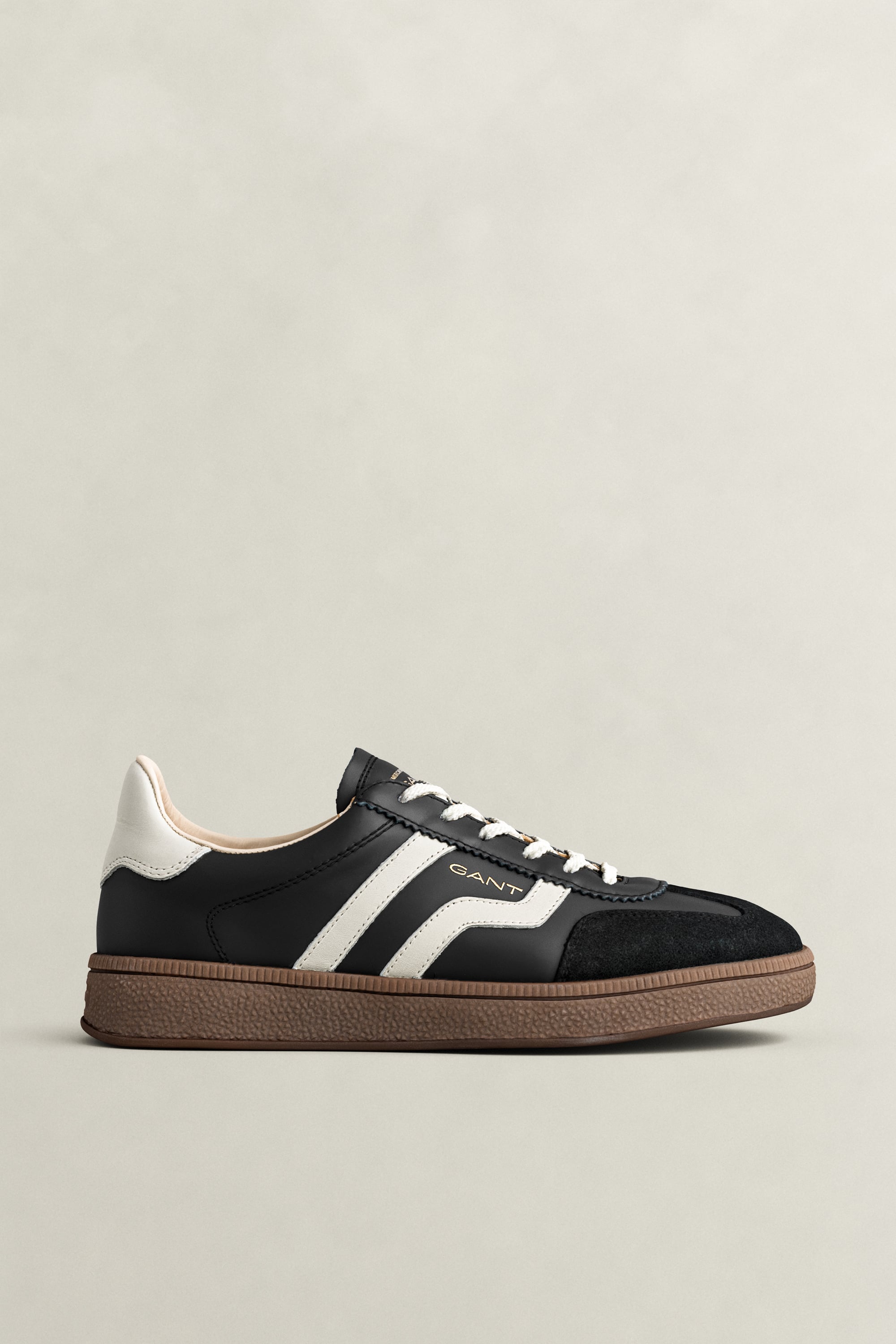 Gant Women's Black Cuzima Leather Sneakers (38) / White