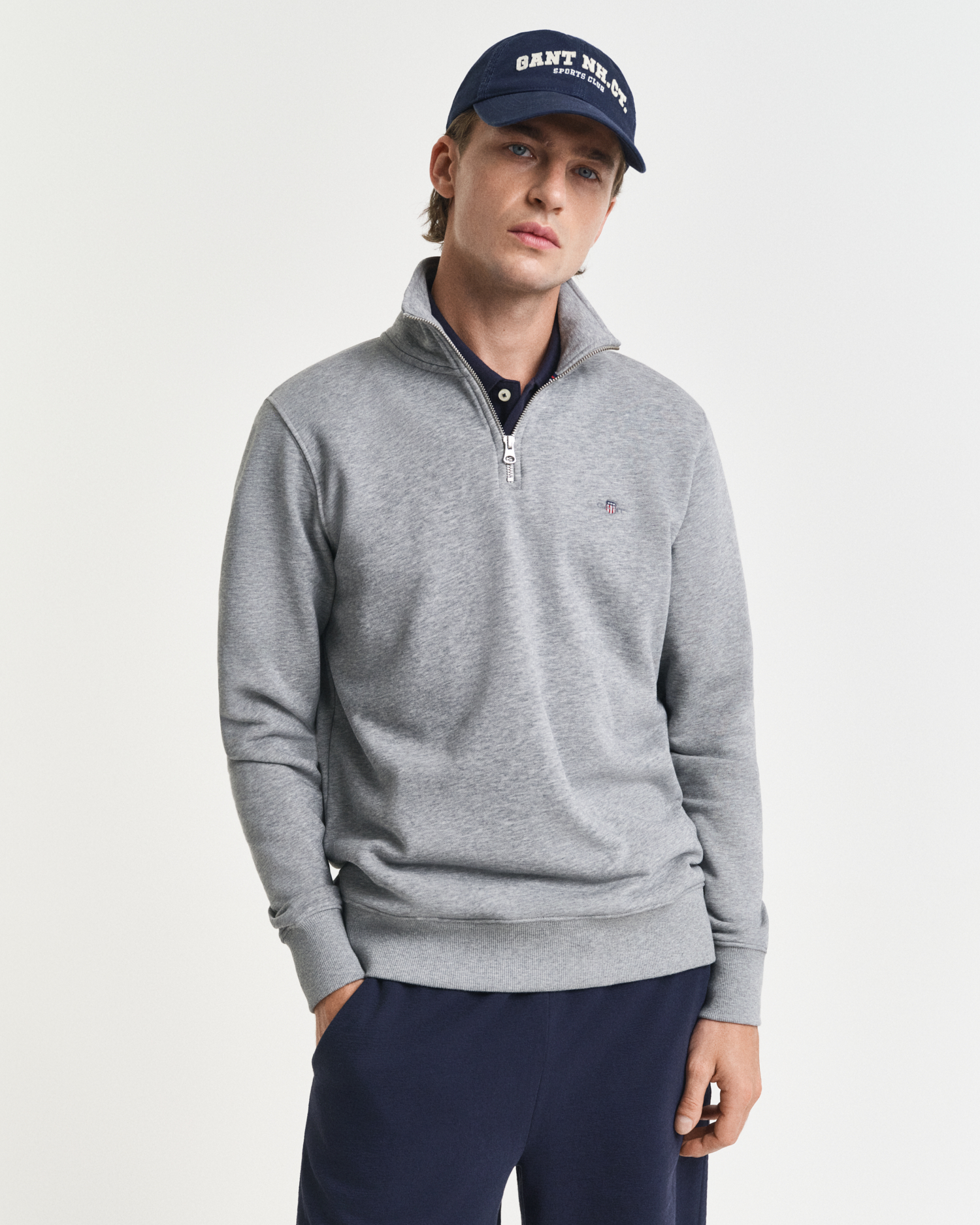 Gant Men's Grey Shield Half-Zip Sweatshirt (S) Small