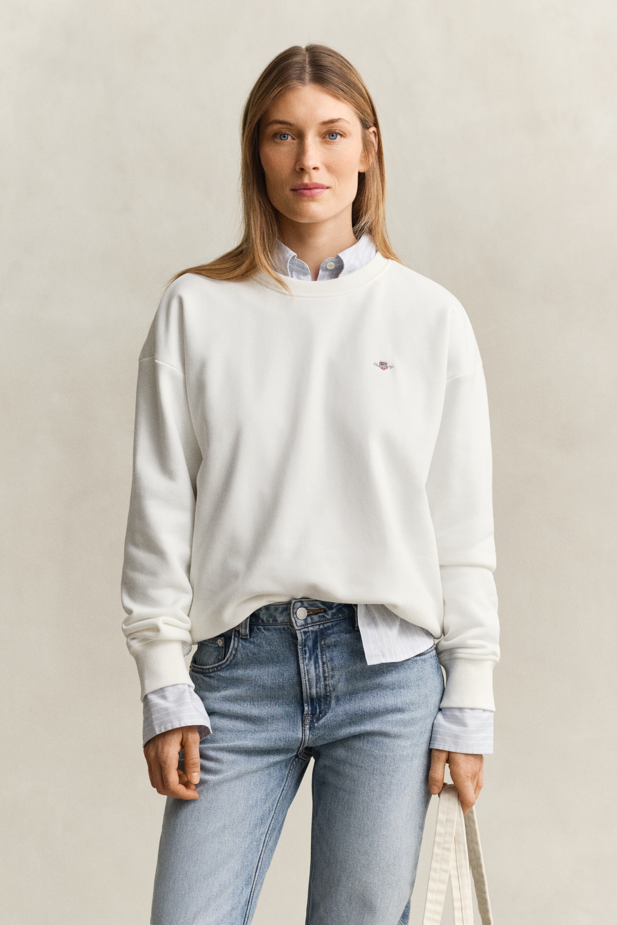 Gant Women's Off White Shield Crew Neck Sweatshirt (Xs) Eggshell