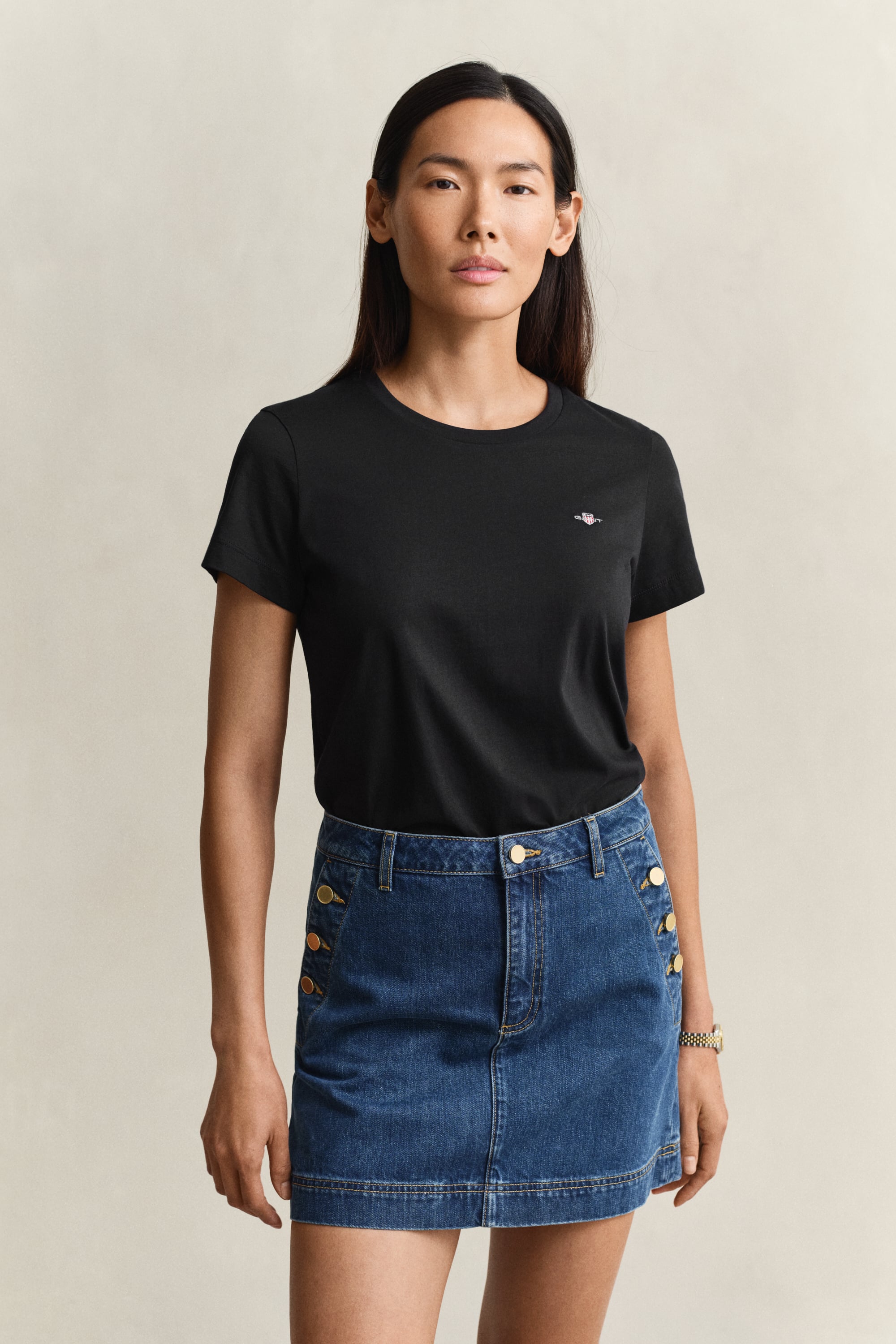 Gant Women's Black Shield T-Shirt (Xxl)