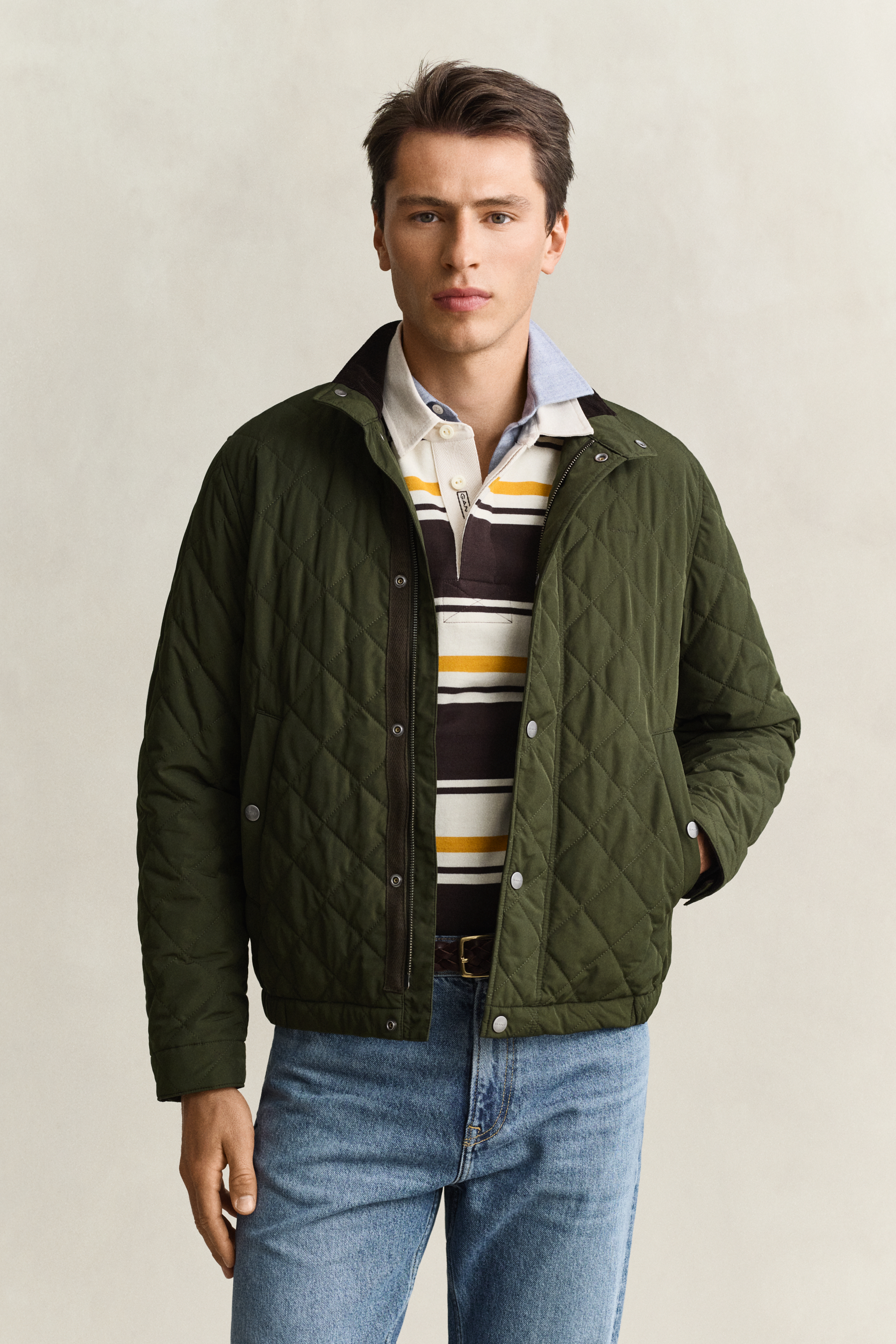 Gant Quilted Barn Jacket for Men in Tan, Regular Fit Size S, Water-Repellent Recycled Polyester Outerwear - Image 3