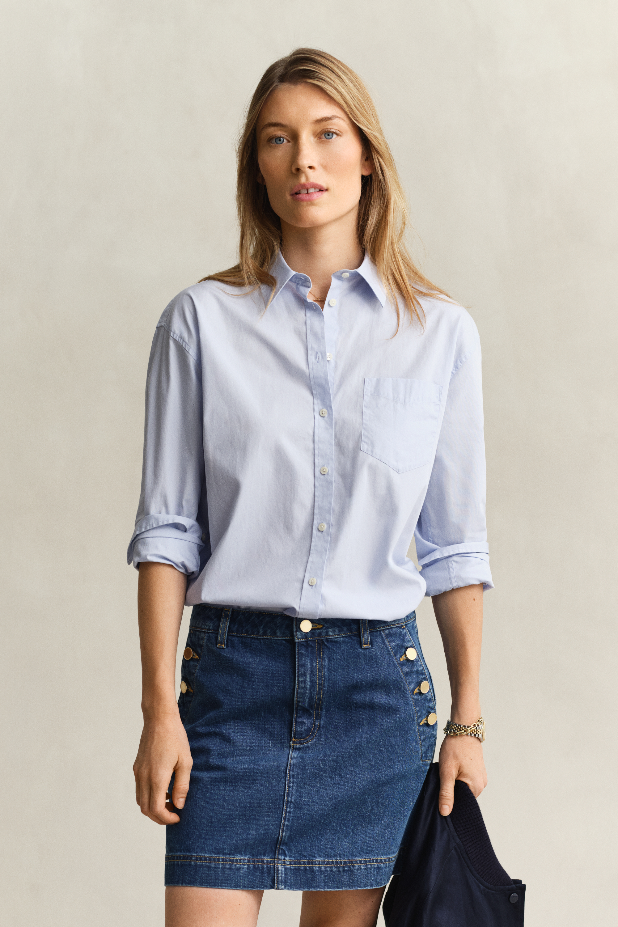 Gant Women's Light Blue Relaxed Fit Classic Poplin Shirt (44)