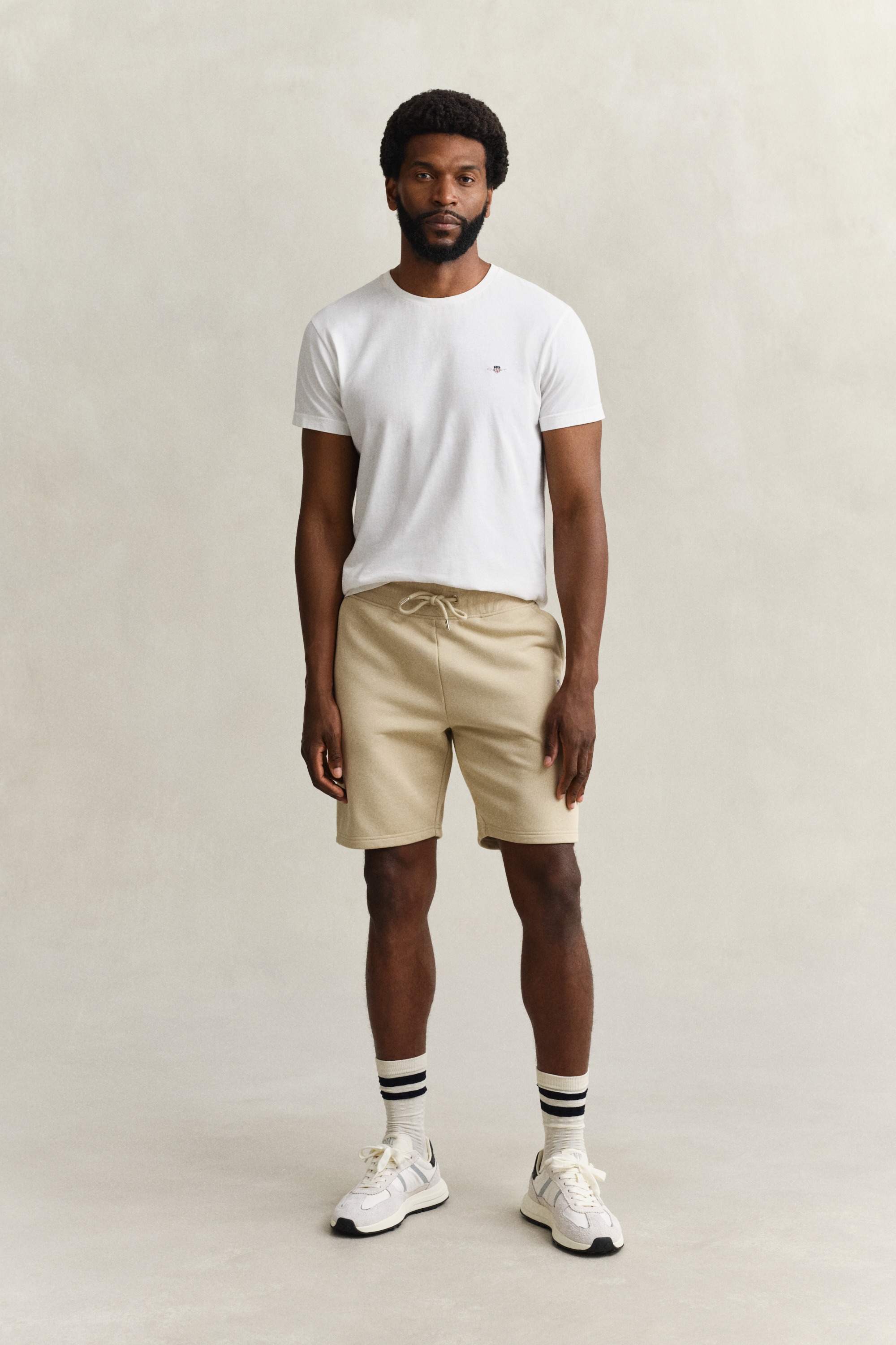 Gant Men's Oat Beige Shield Sweat Shorts (Xxxl)