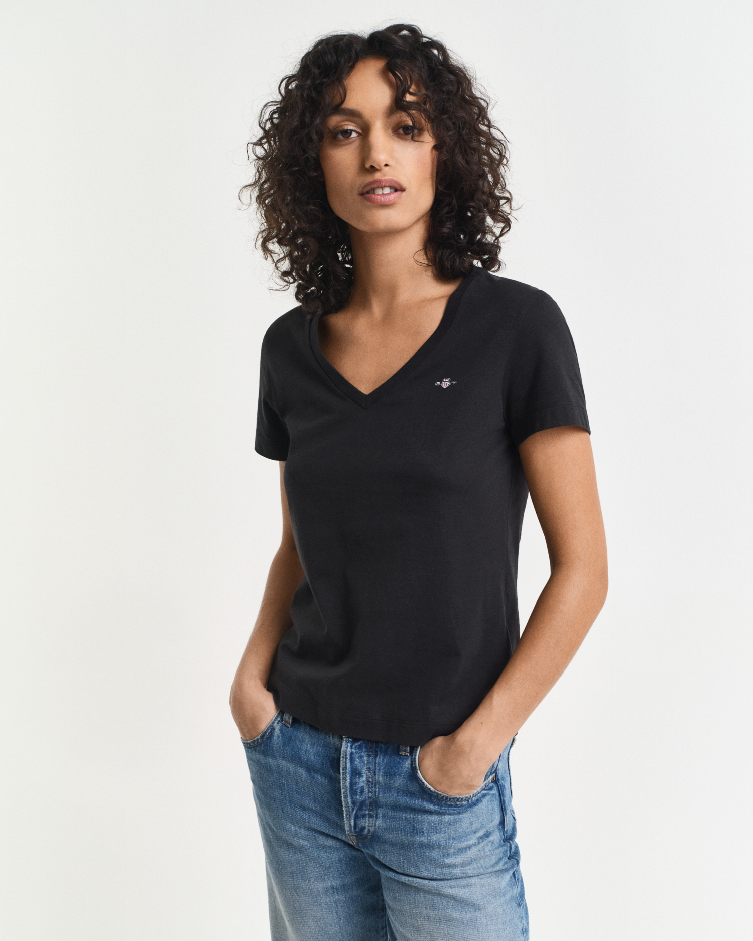 Gant Women's Black Shield V-Neck T-Shirt (Xxl)