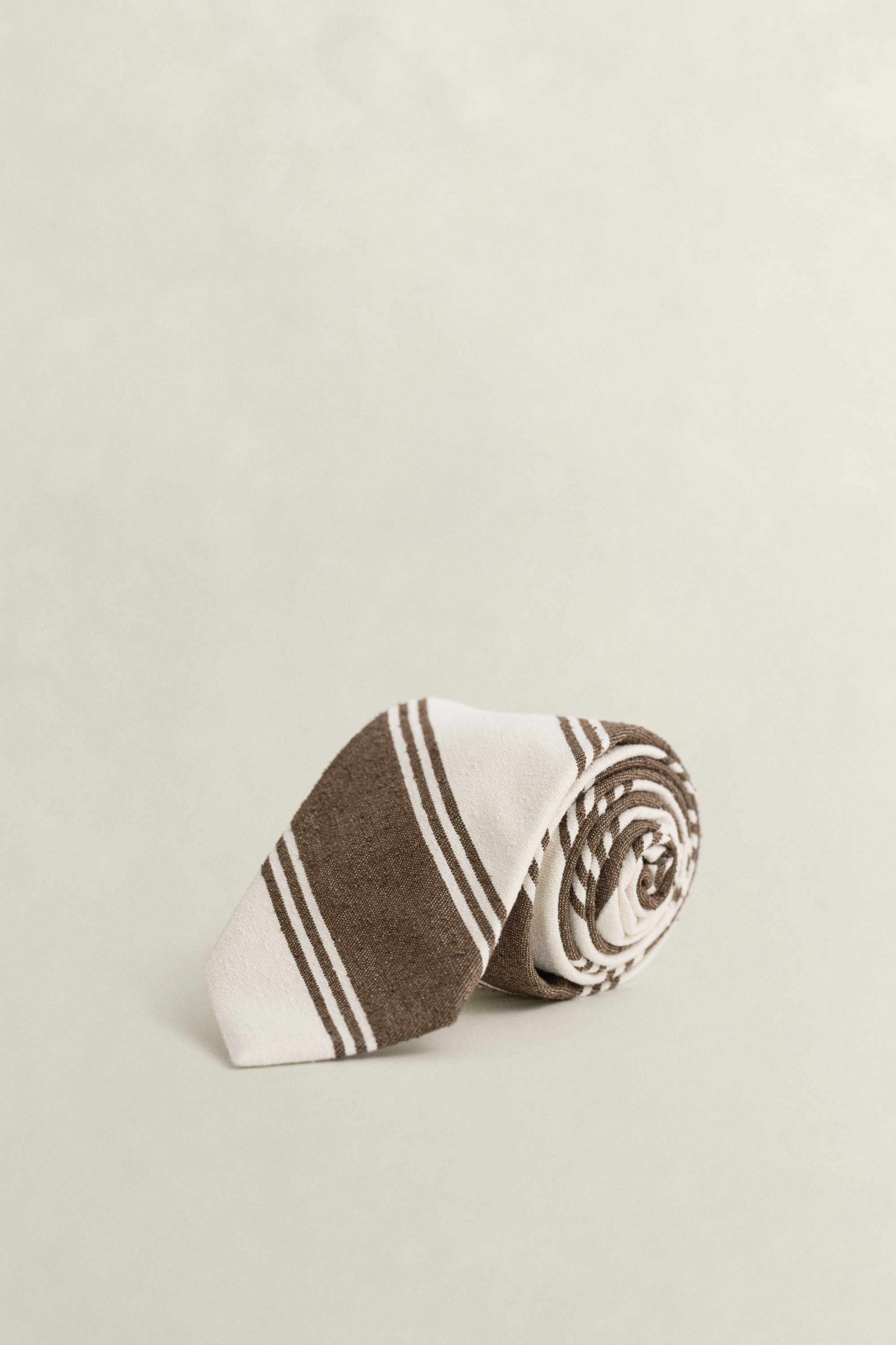Gant Men's White Raw Silk Tie (One Size) Cream