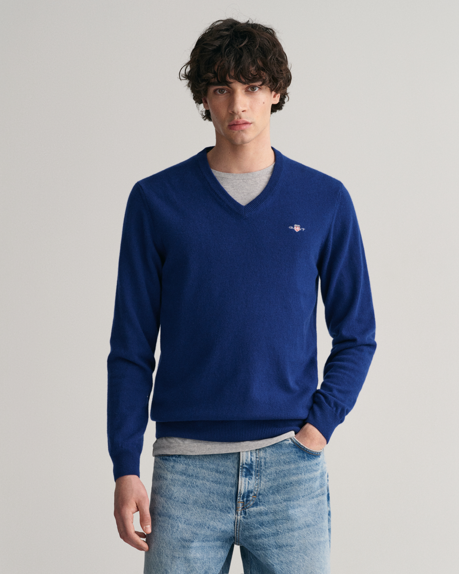 GANT Men Superfine Lambswool V-Neck Sweater (4XL) Blue