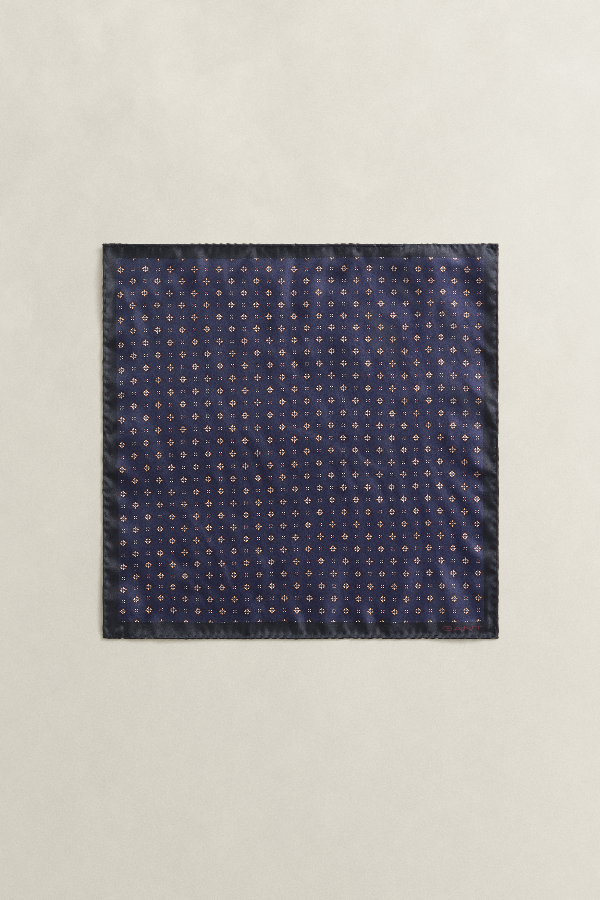 Gant Men's Bleu Square Printed Scarf - Image 2