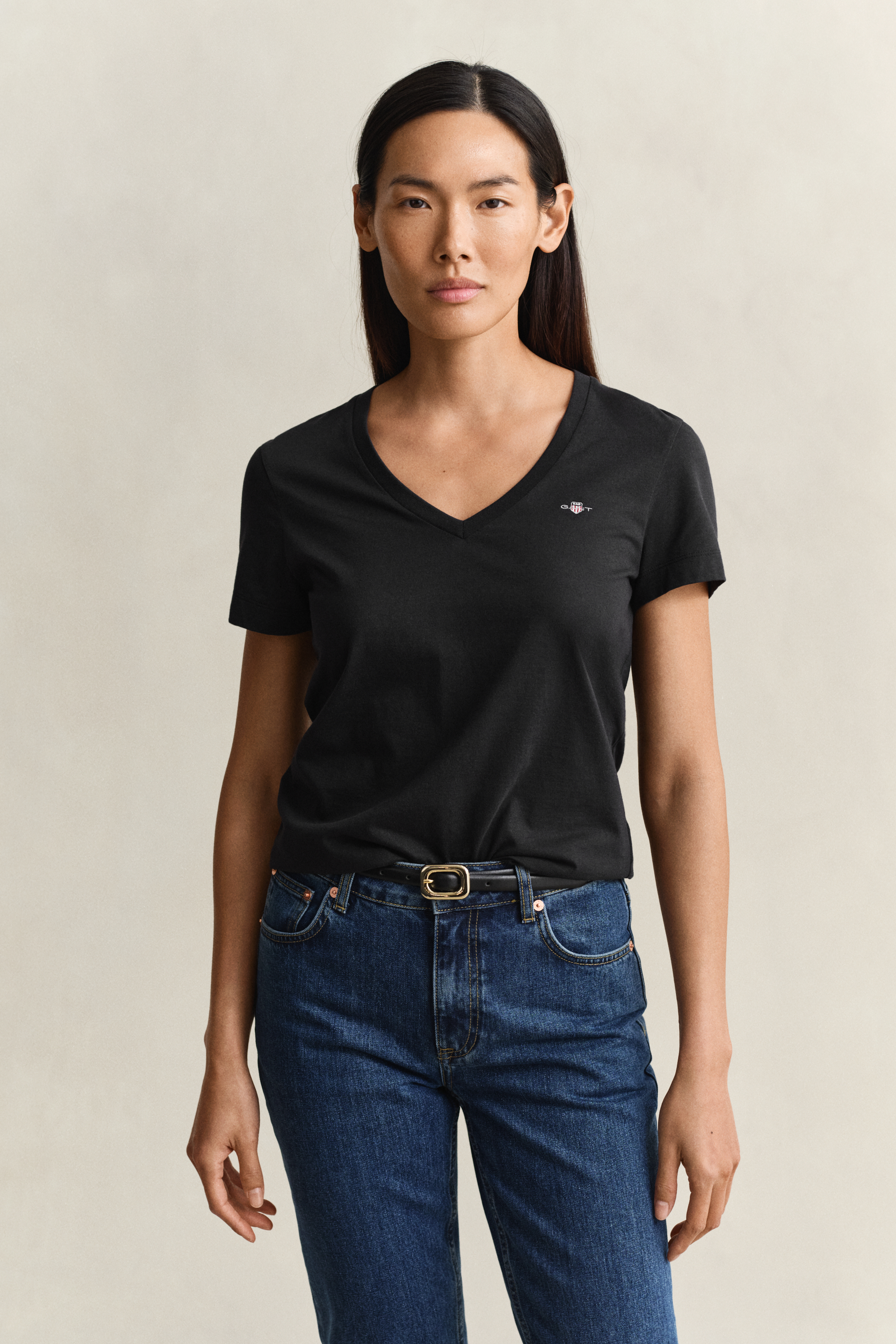 Gant Women's Black Shield V-Neck T-Shirt (M)