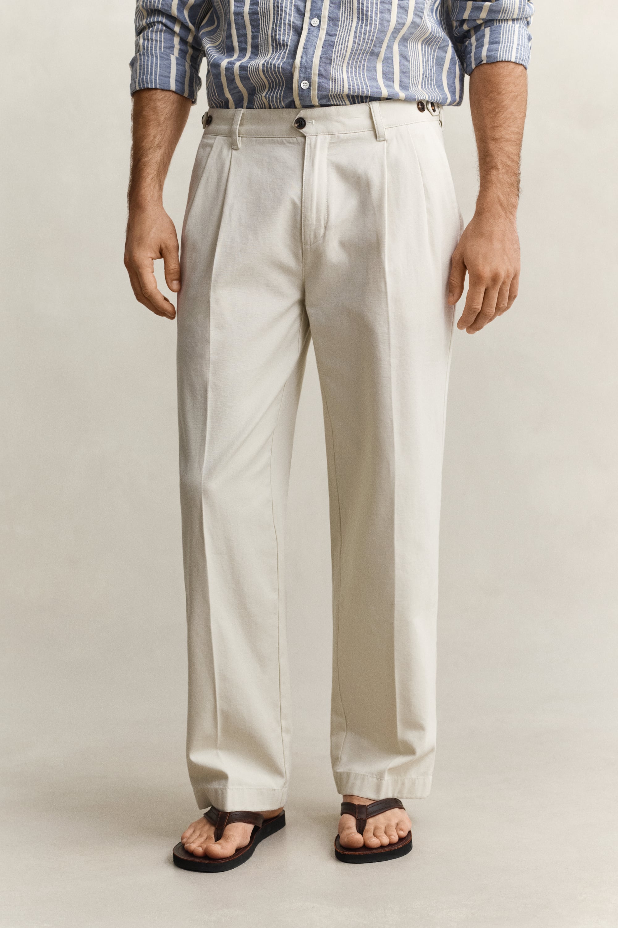 Gant Men's Sand Canvas Chinos (34)