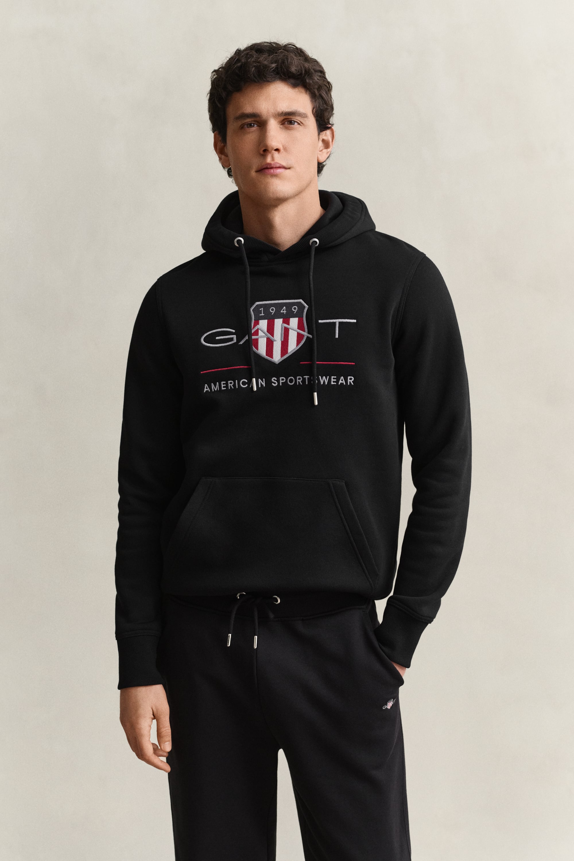 Gant Men's Black Archive Shield Hoodie (Xxl)