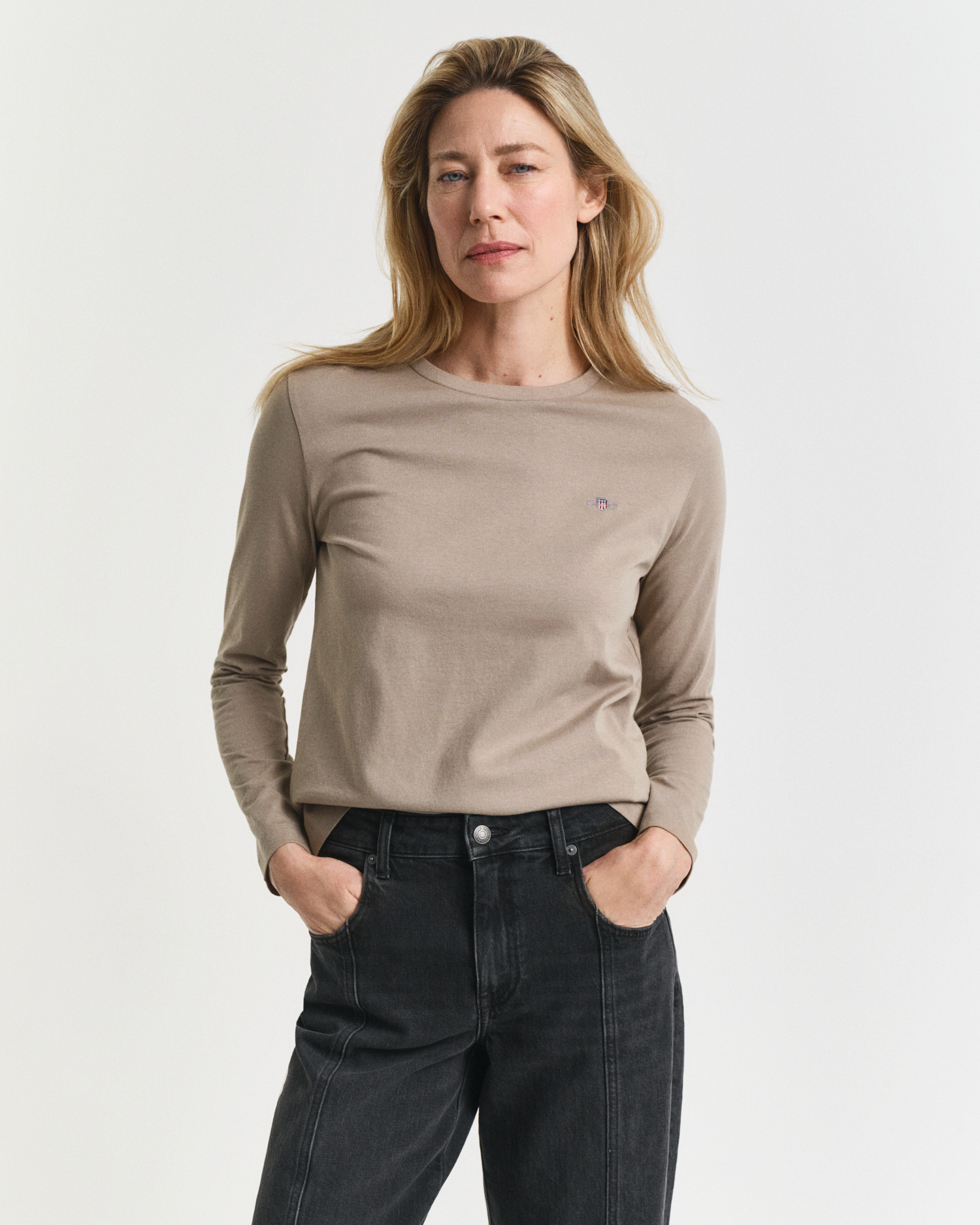 Gant Women's Beige Shield Long Sleeve T-Shirt (S) Small