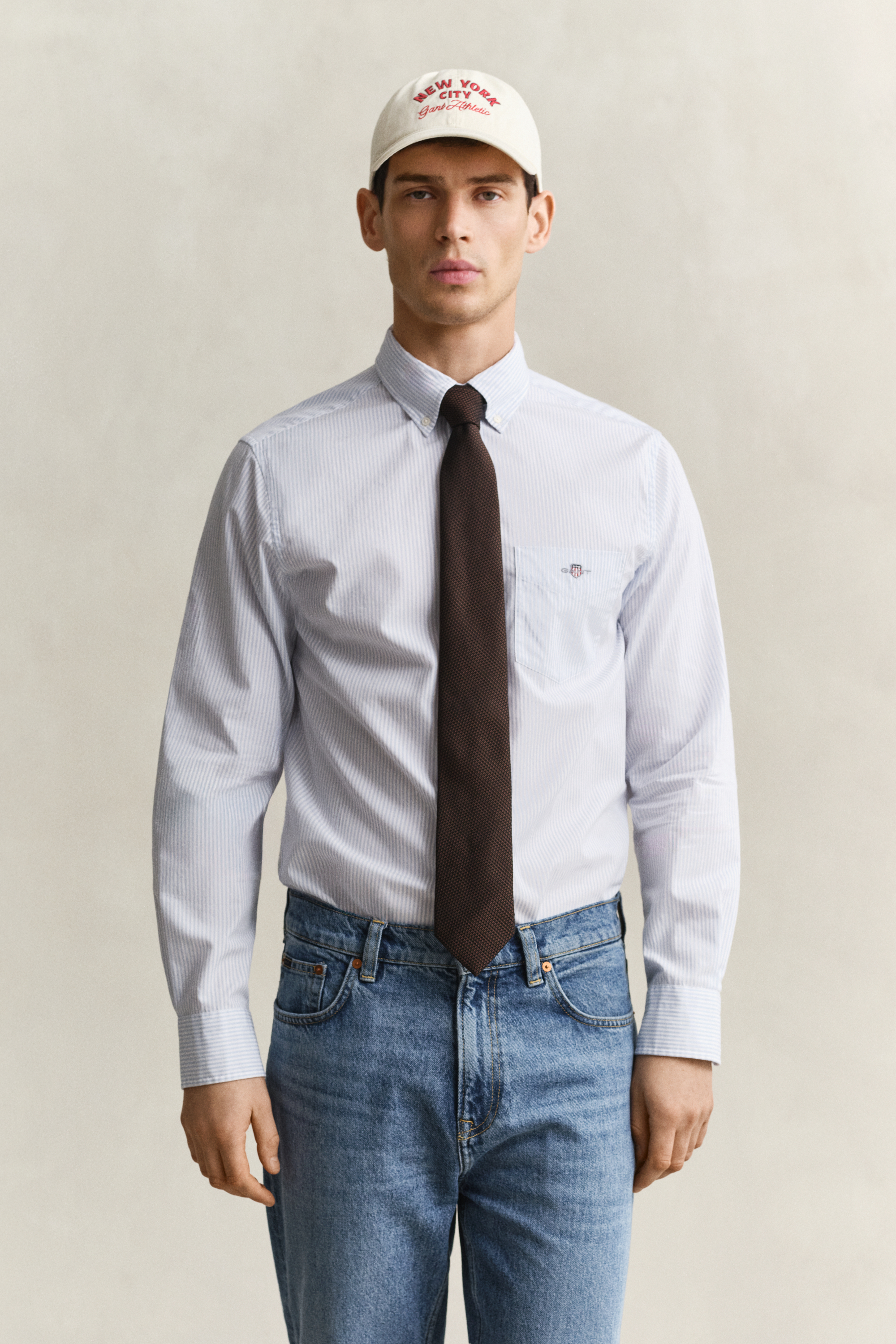 Gant Men's Light Blue Banker Stripe Classic Poplin Shirt (L)