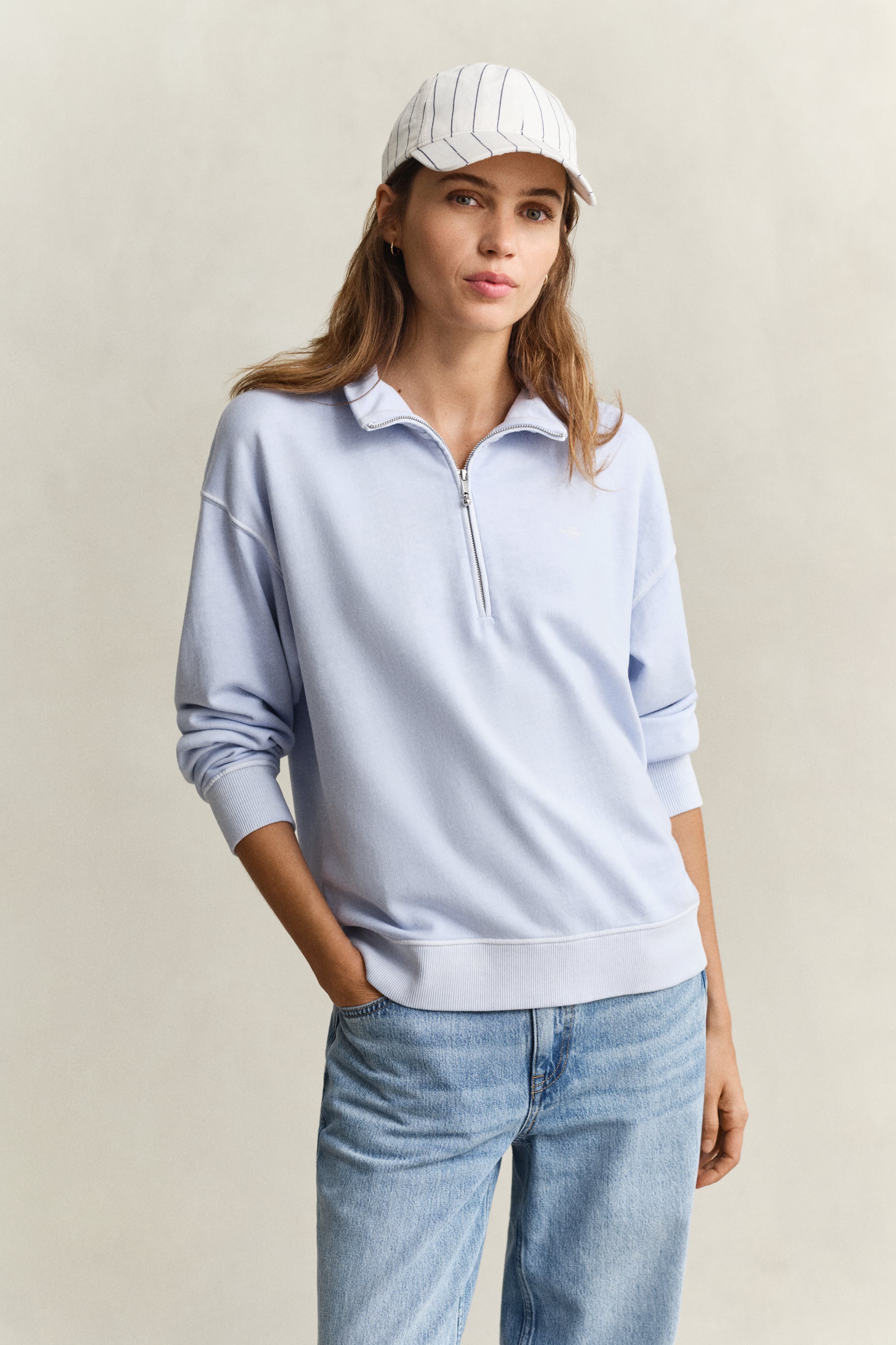 Gant Women's Light Blue Washed Shield Half-Zip Sweatshirt (Xxl)
